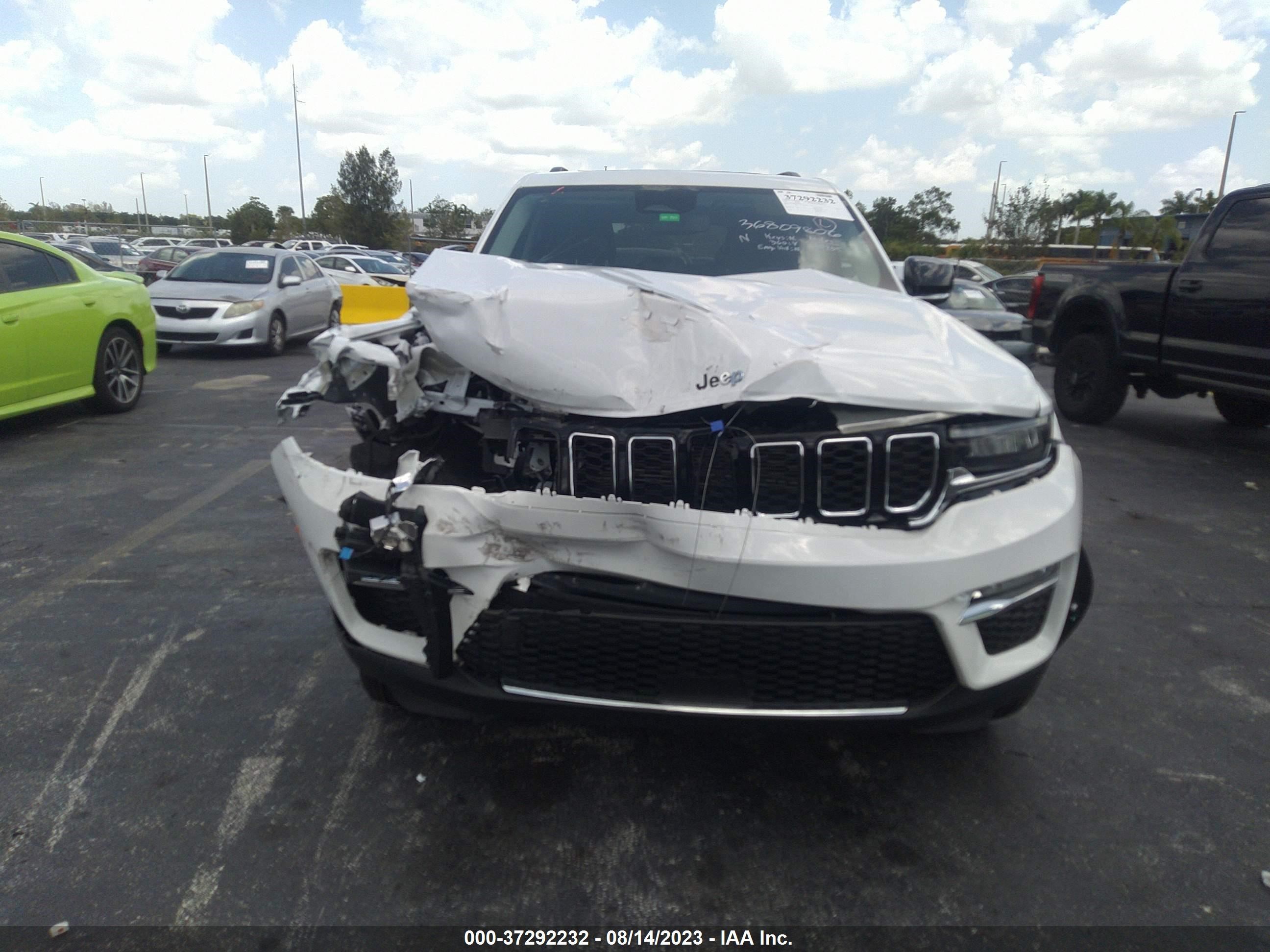 Photo 11 VIN: 1C4RJGBG2N8630750 - JEEP GRAND CHEROKEE 