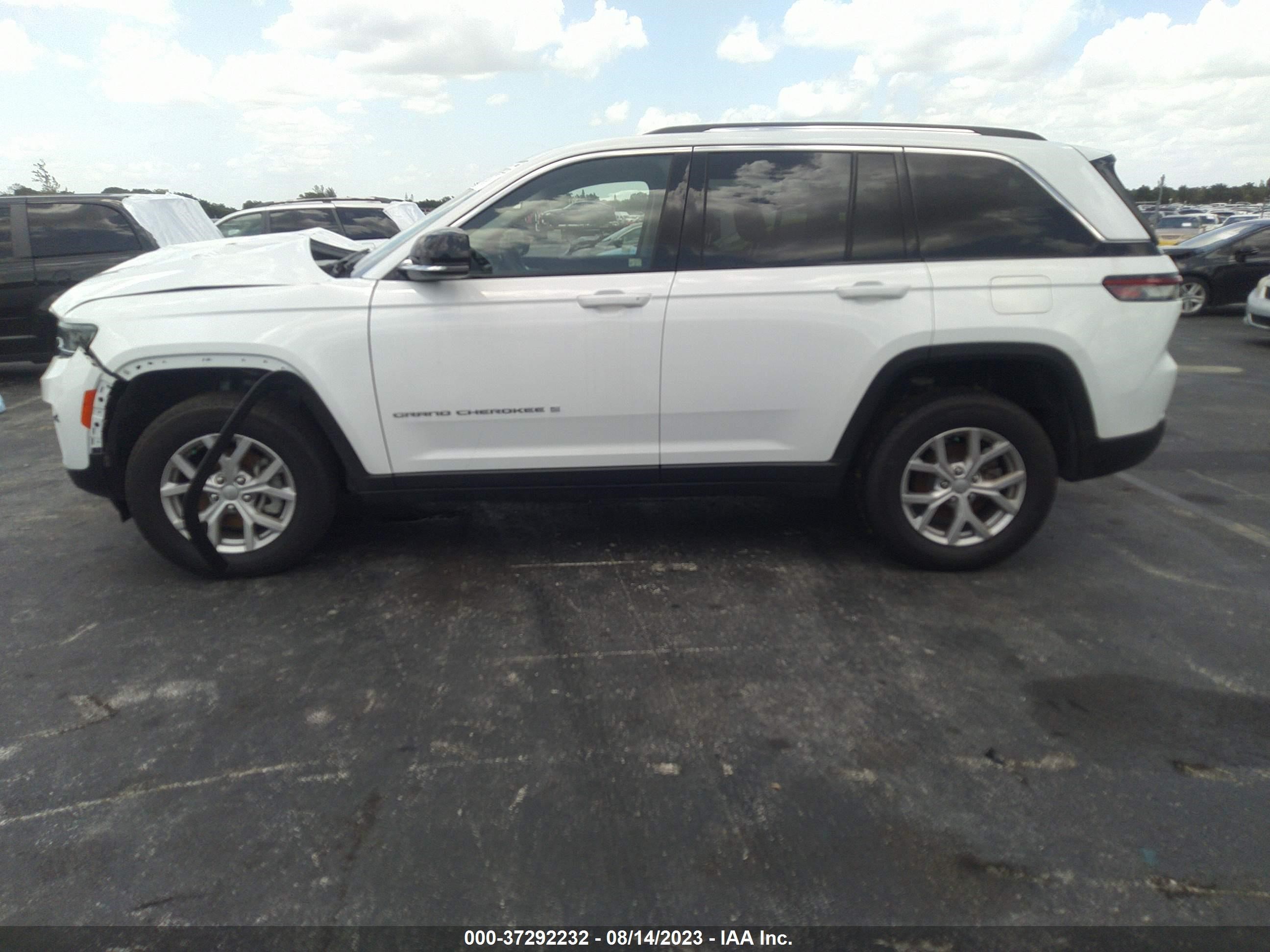 Photo 13 VIN: 1C4RJGBG2N8630750 - JEEP GRAND CHEROKEE 