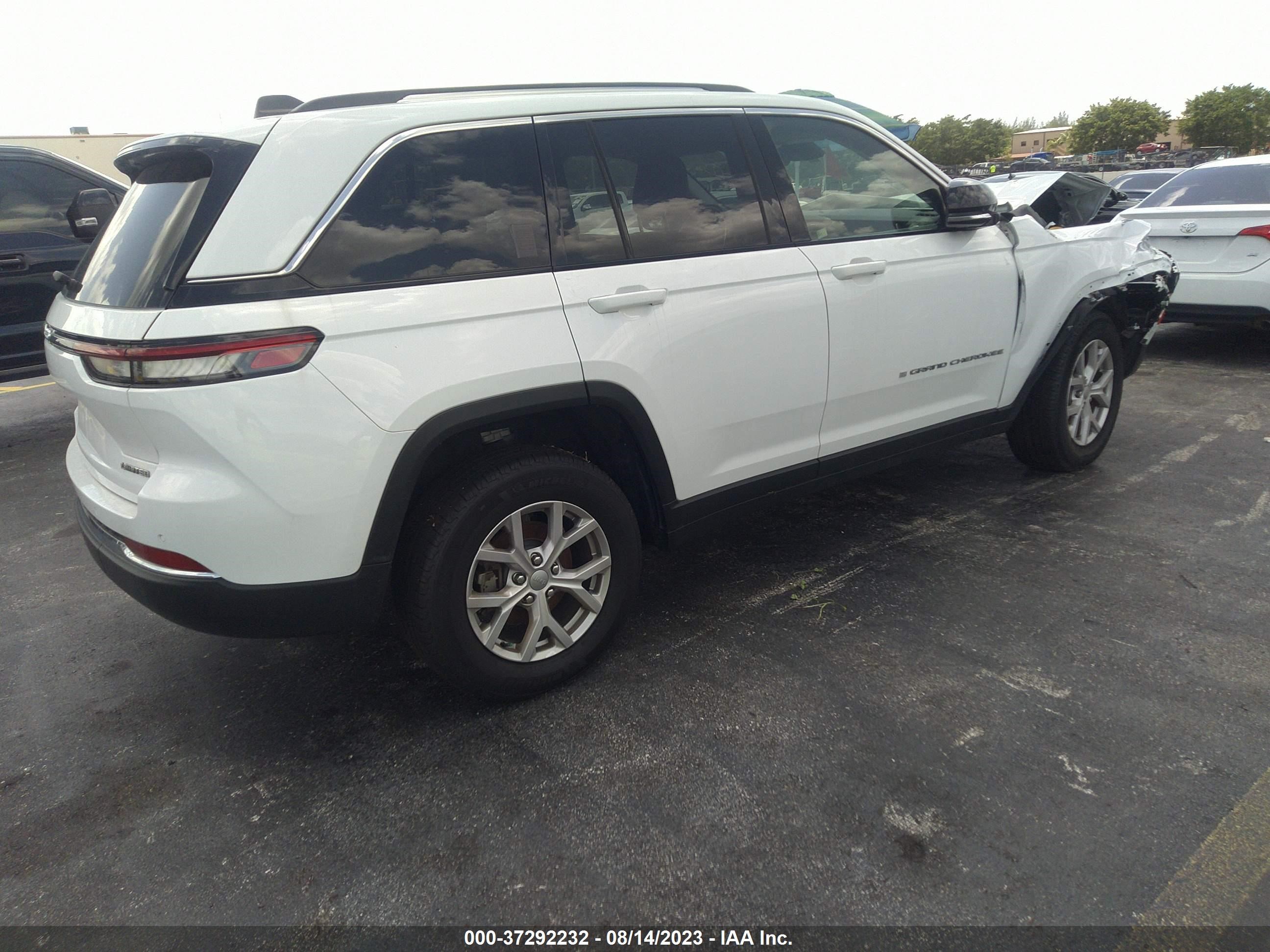 Photo 3 VIN: 1C4RJGBG2N8630750 - JEEP GRAND CHEROKEE 