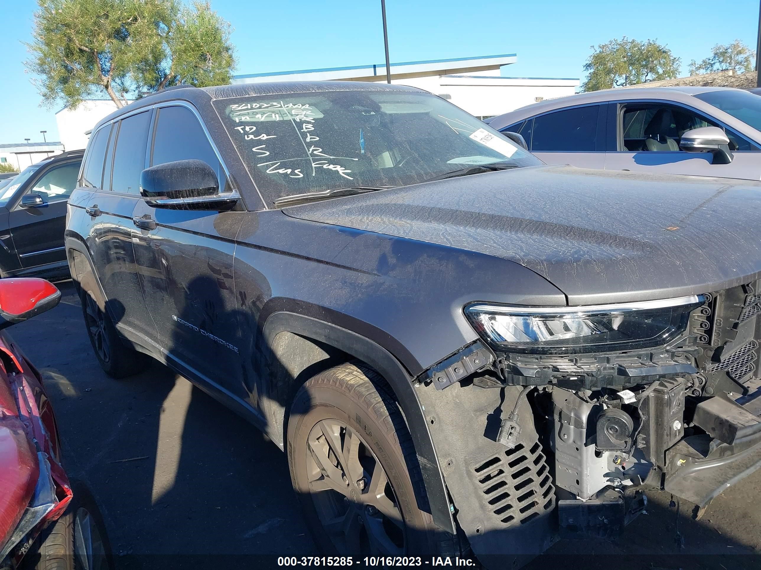 Photo 13 VIN: 1C4RJGBG3N8618638 - JEEP GRAND CHEROKEE 