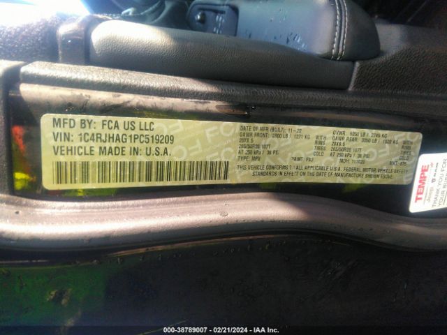 Photo 8 VIN: 1C4RJHAG1PC519209 - JEEP GRAND CHEROKEE 