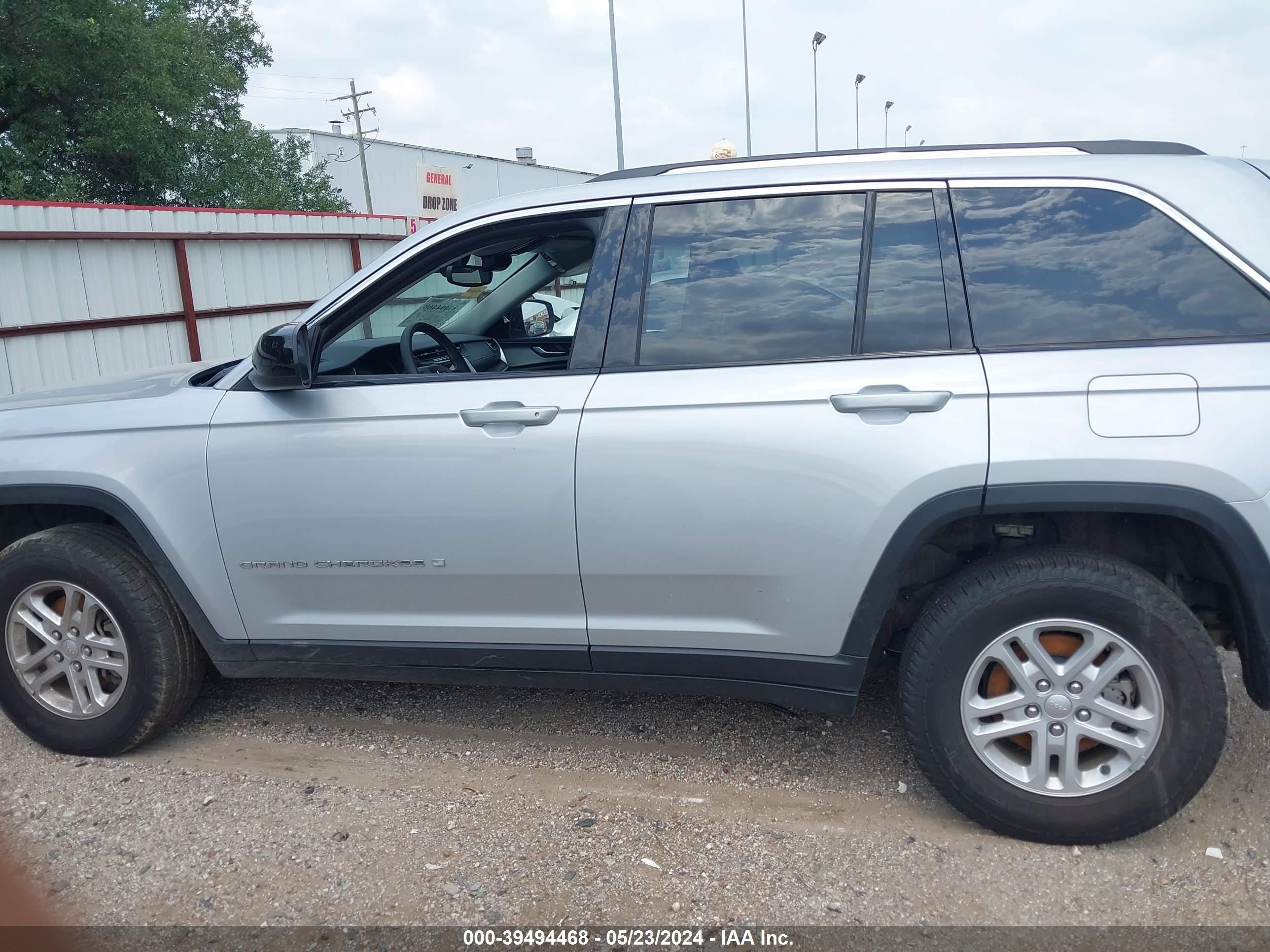 Photo 13 VIN: 1C4RJHAG7PC593122 - JEEP GRAND CHEROKEE 