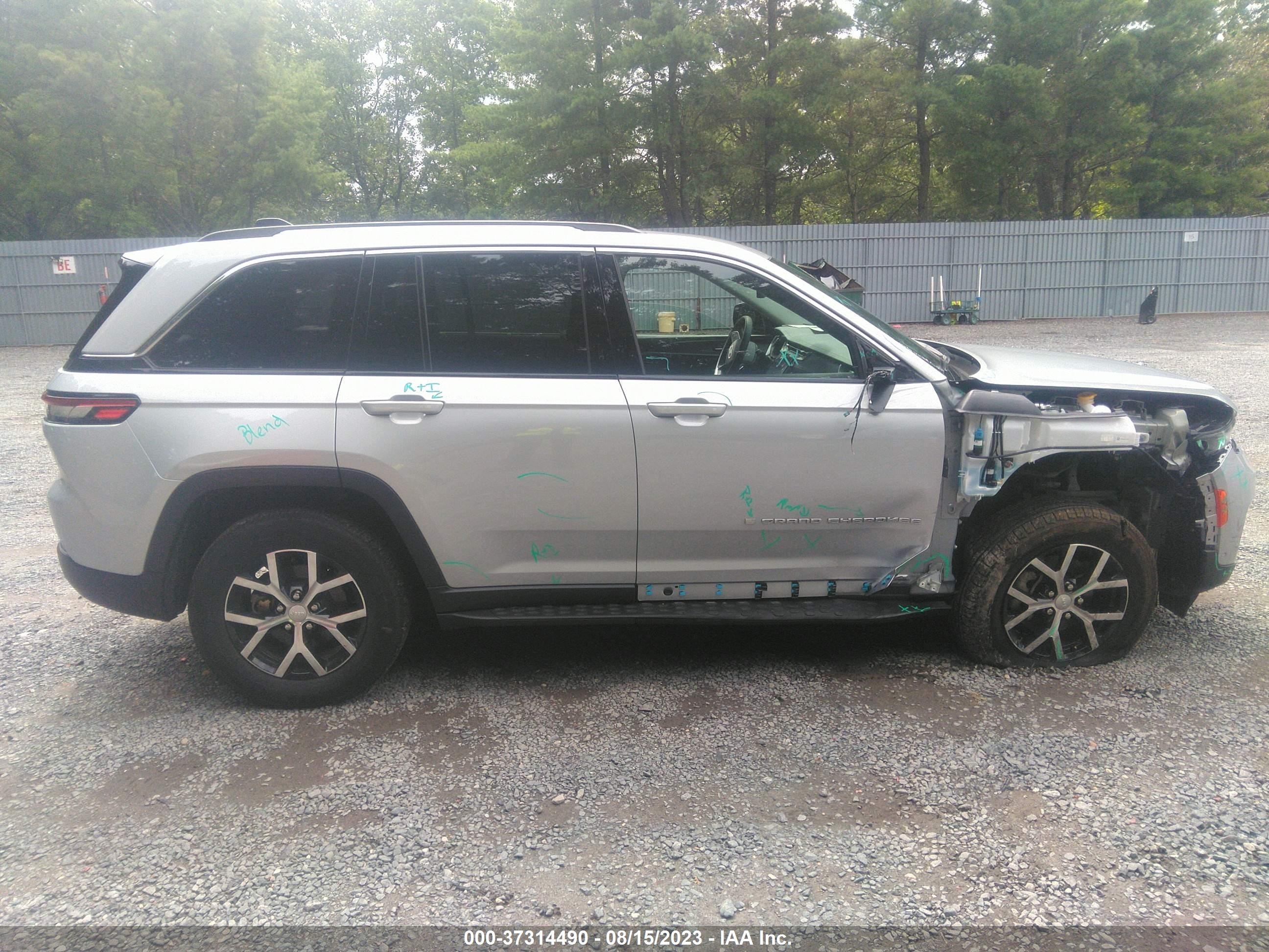 Photo 12 VIN: 1C4RJHBG5P8722816 - JEEP GRAND CHEROKEE 