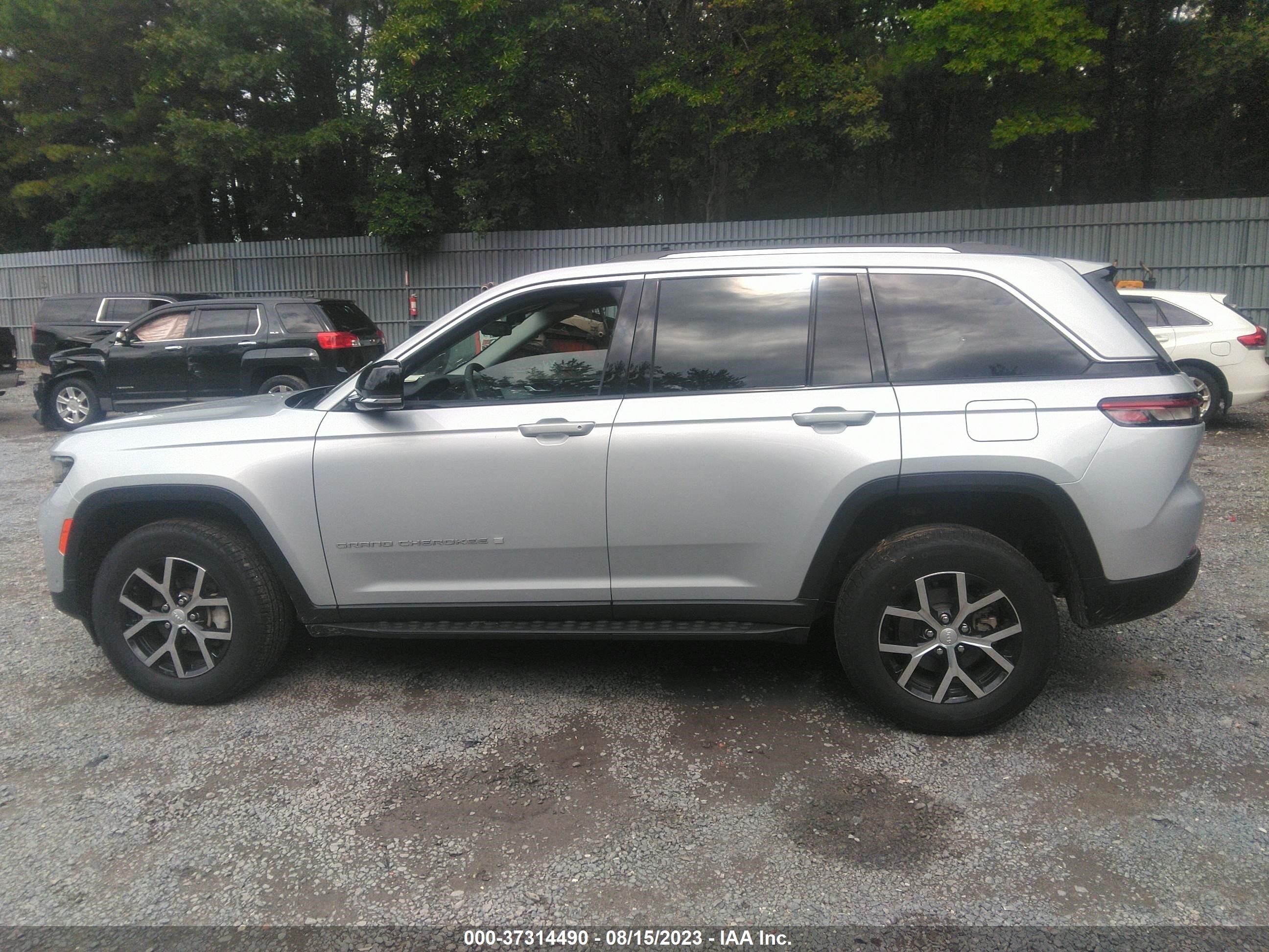 Photo 13 VIN: 1C4RJHBG5P8722816 - JEEP GRAND CHEROKEE 