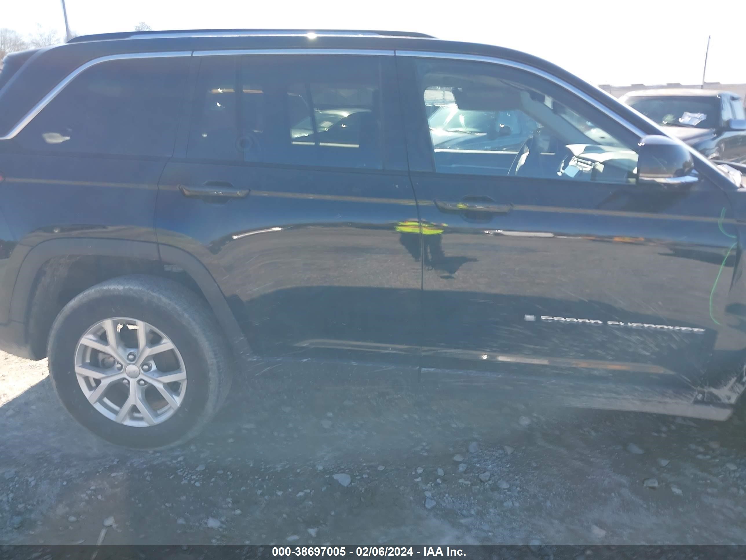 Photo 13 VIN: 1C4RJHBG5PC525447 - JEEP GRAND CHEROKEE 