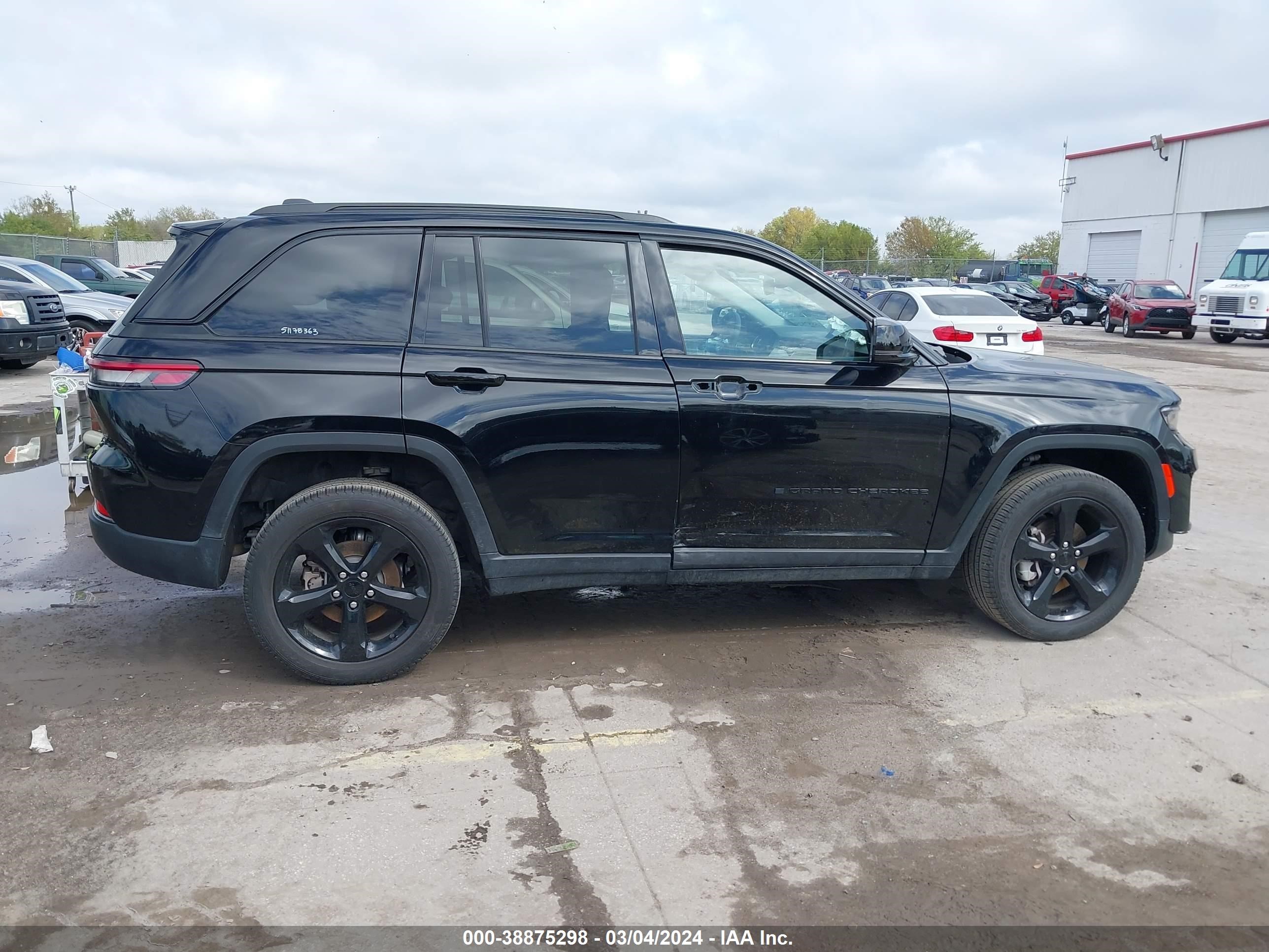 Photo 12 VIN: 1C4RJHBG9PC569175 - JEEP GRAND CHEROKEE 