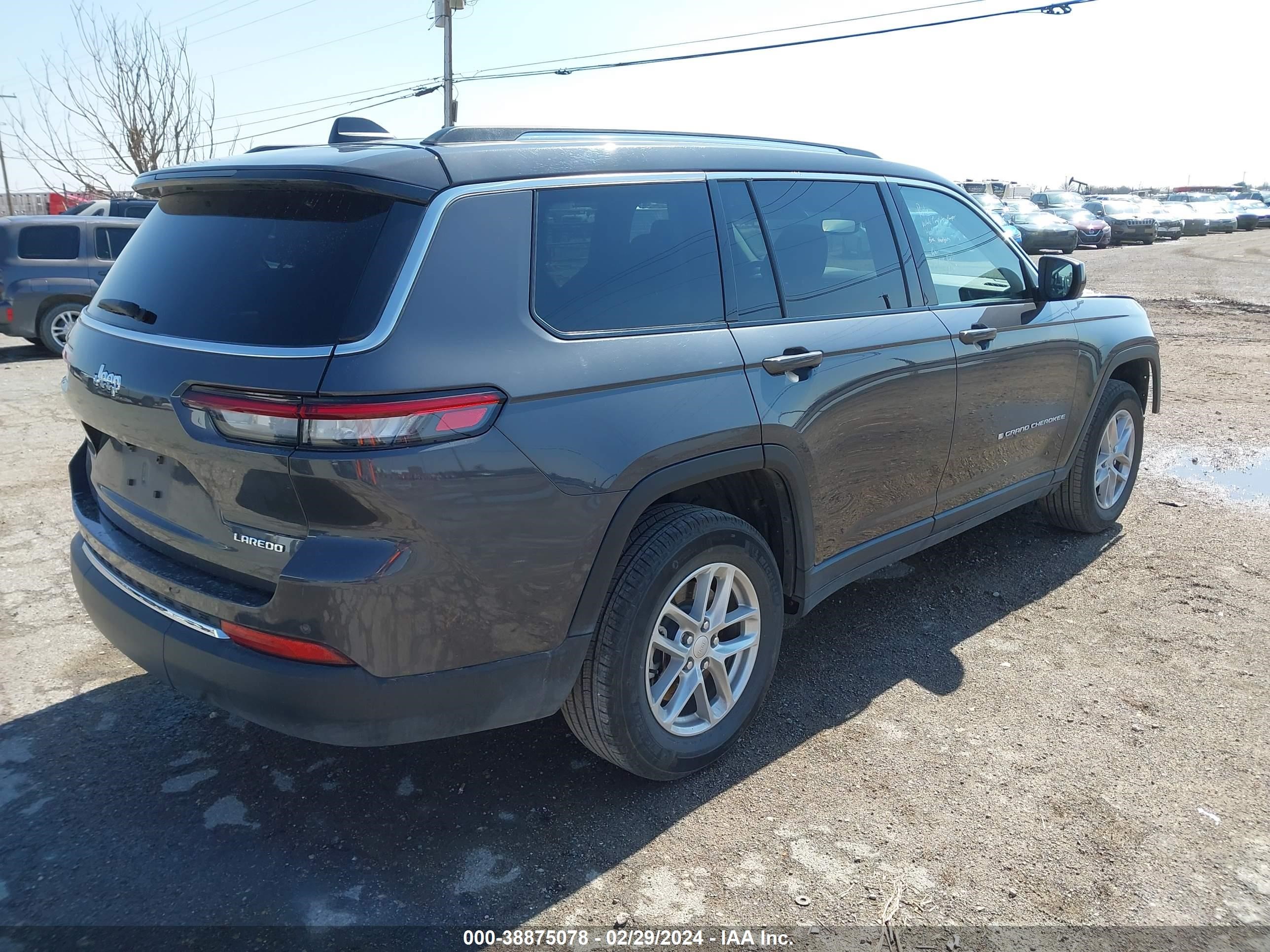 Photo 3 VIN: 1C4RJJAG9P8867303 - JEEP GRAND CHEROKEE 