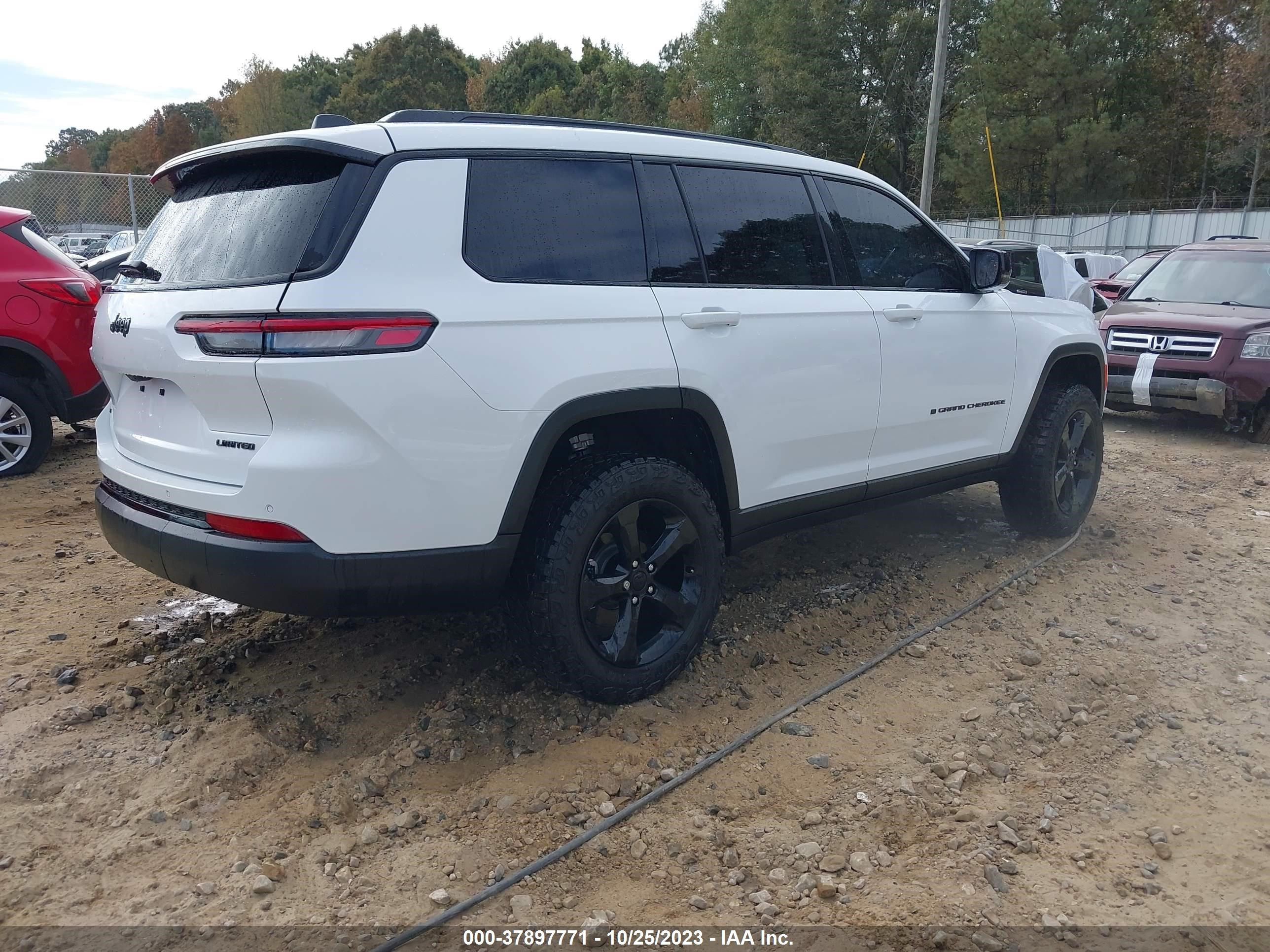 Photo 3 VIN: 1C4RJJBG2P8745798 - JEEP GRAND CHEROKEE 