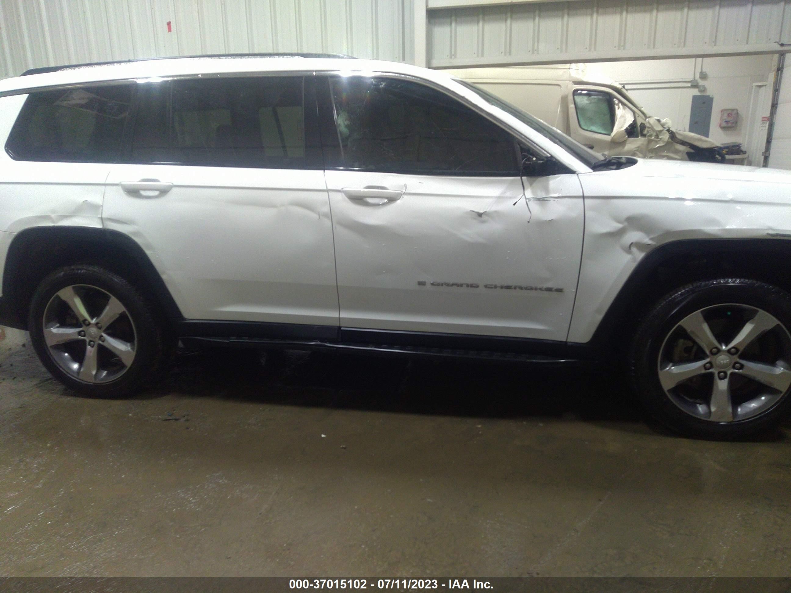 Photo 5 VIN: 1C4RJKBG5M8200938 - JEEP GRAND CHEROKEE 