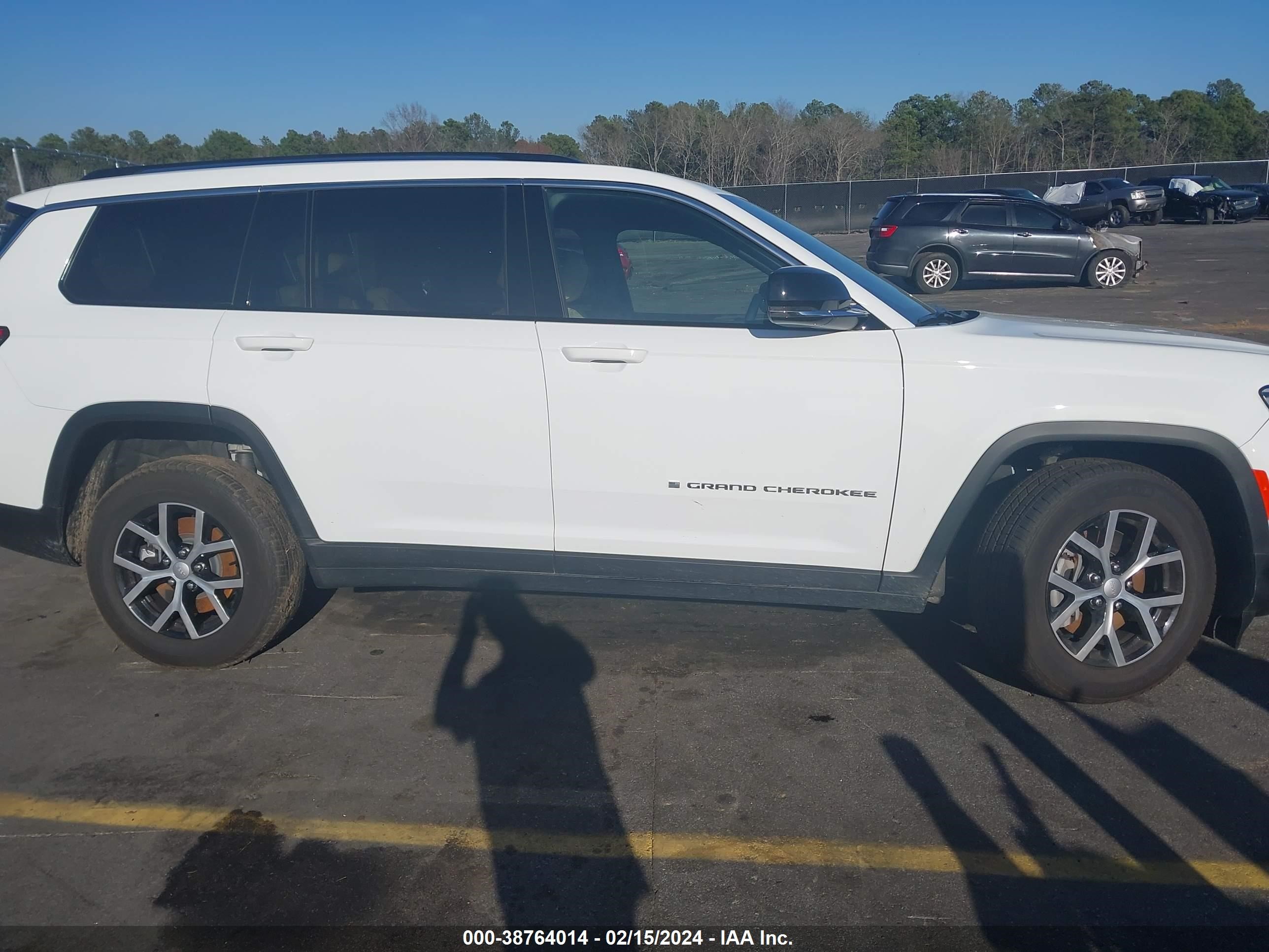 Photo 12 VIN: 1C4RJKBGXR8917813 - JEEP GRAND CHEROKEE 