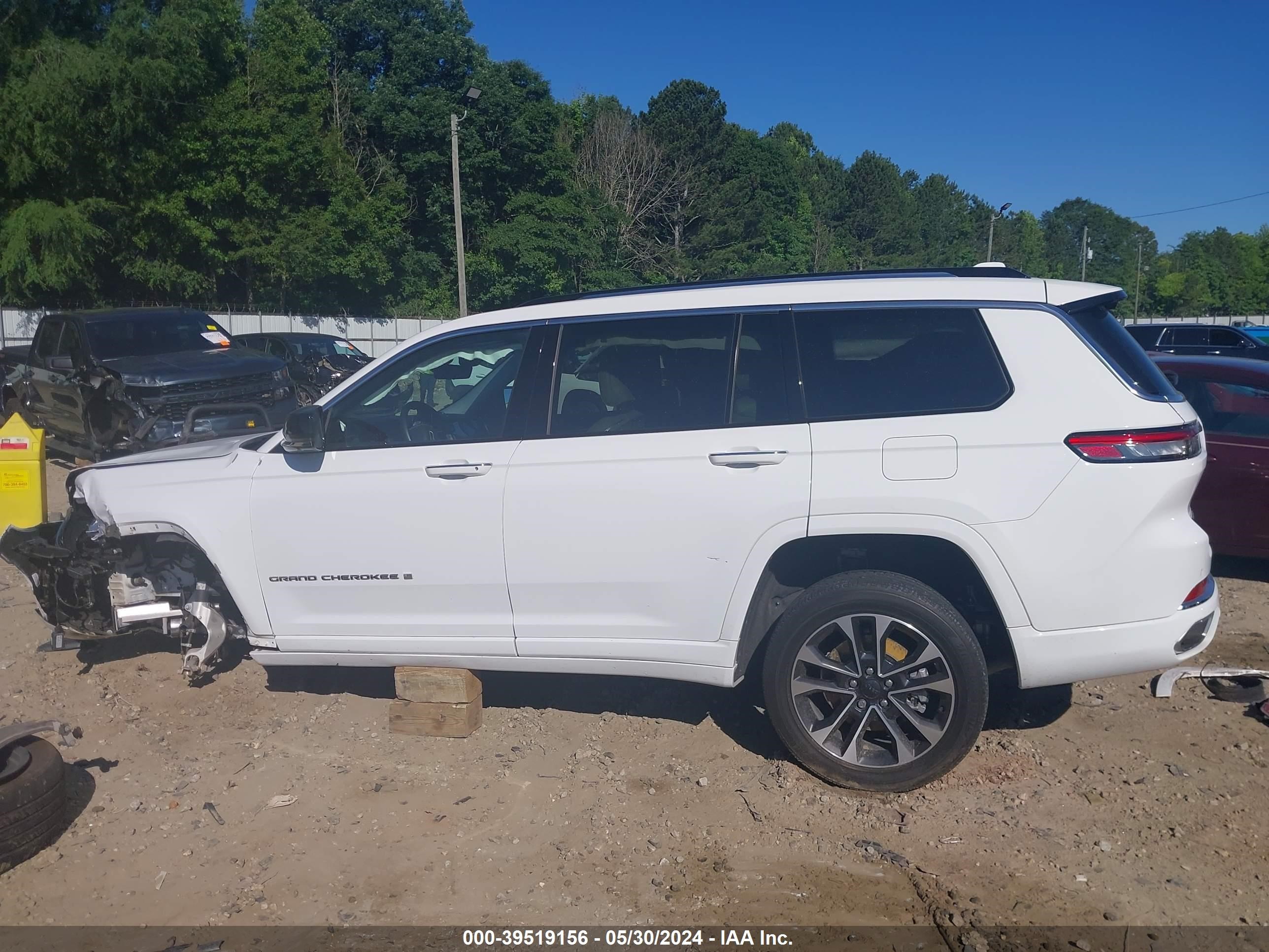 Photo 13 VIN: 1C4RJKDG8N8536419 - JEEP GRAND CHEROKEE 