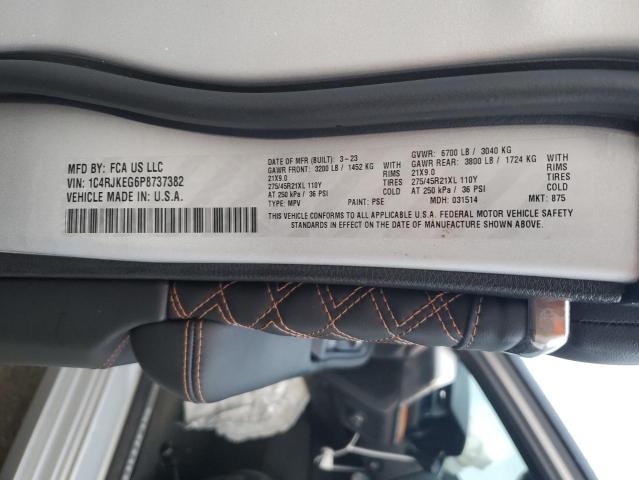 Photo 12 VIN: 1C4RJKEG6P8737382 - JEEP GRAND CHEROKEE 