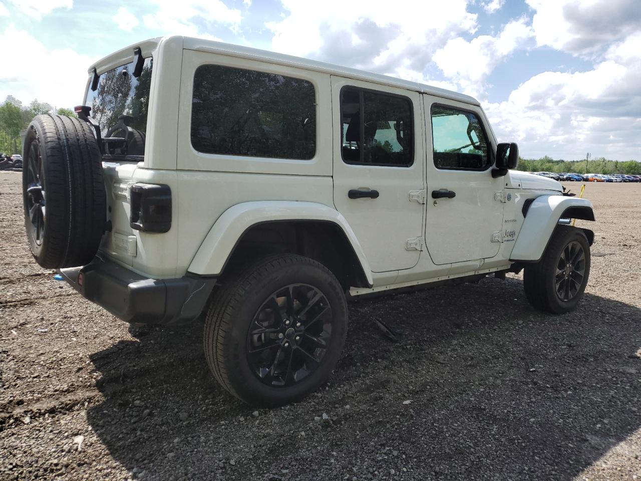 Photo 2 VIN: 1C4RJXP6XRW112290 - JEEP WRANGLER 