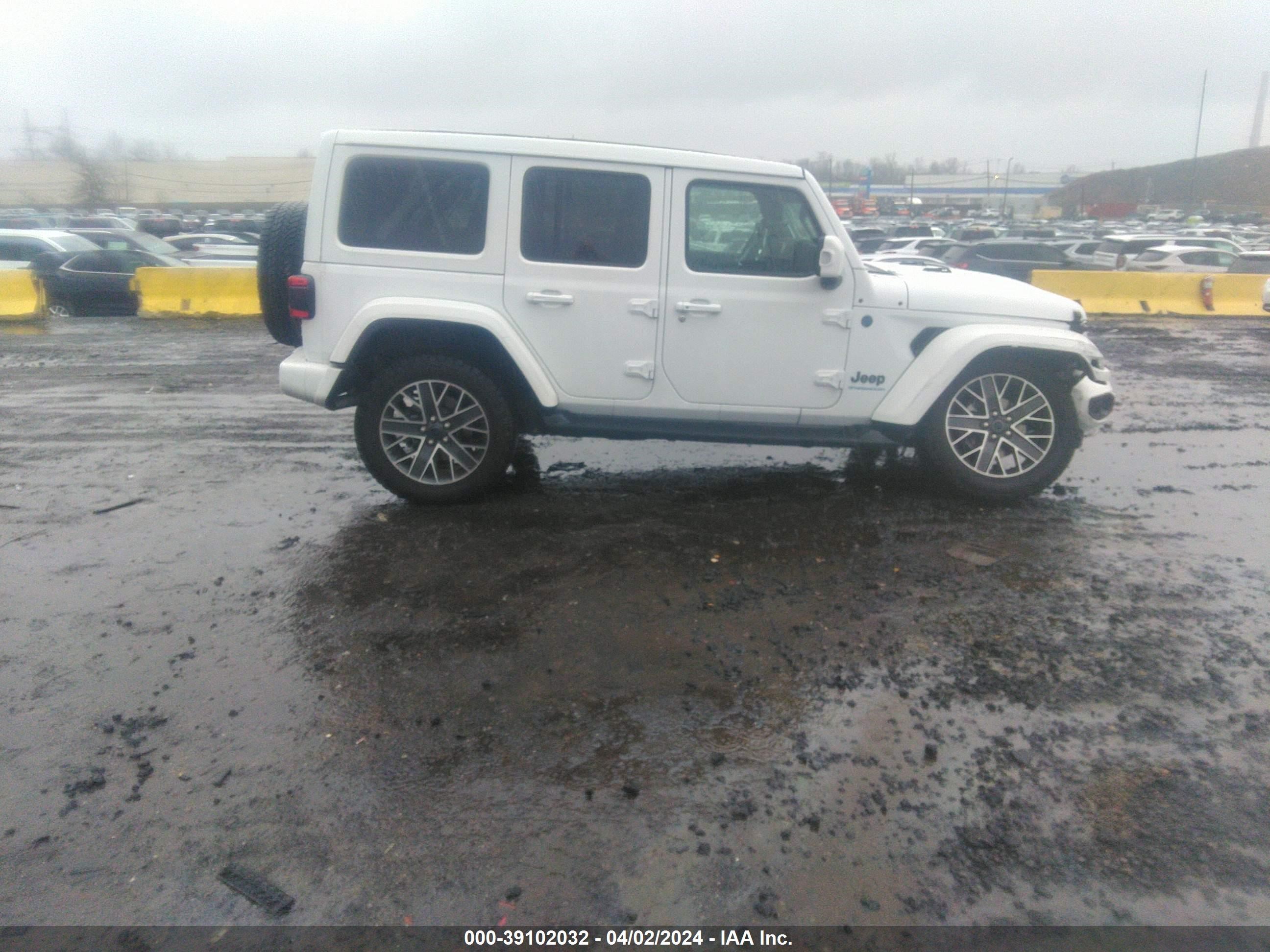 Photo 12 VIN: 1C4RJXU61RW175511 - JEEP WRANGLER 