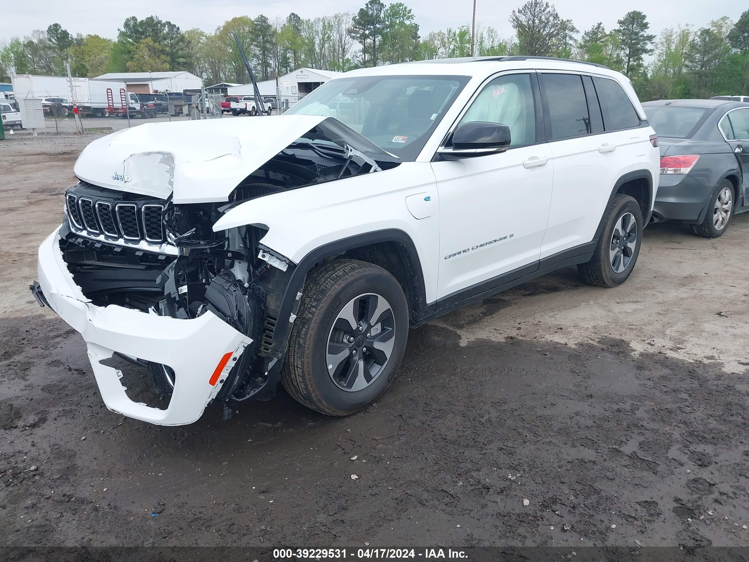 Photo 1 VIN: 1C4RJYB60R8958218 - JEEP GRAND CHEROKEE 