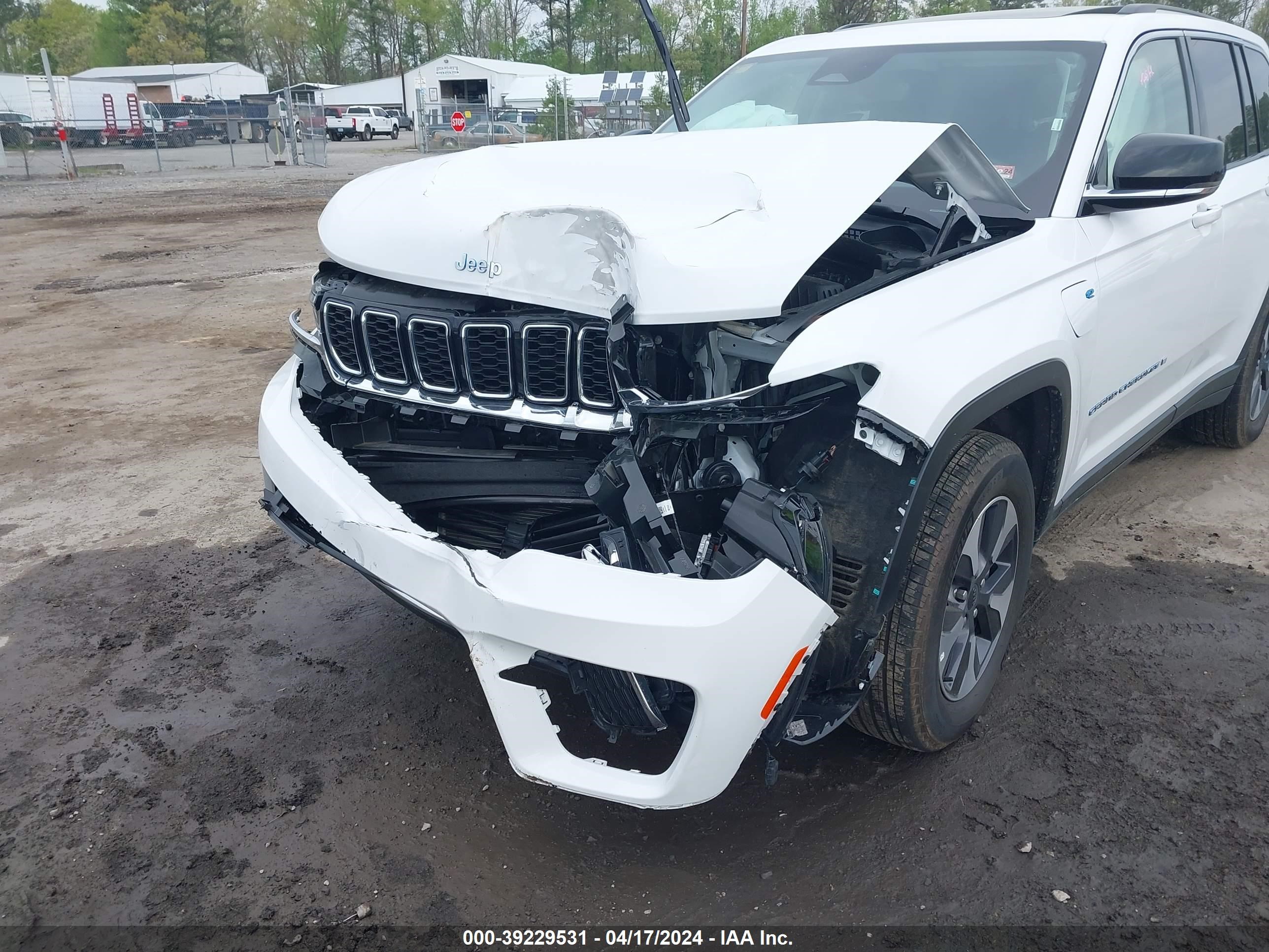 Photo 5 VIN: 1C4RJYB60R8958218 - JEEP GRAND CHEROKEE 