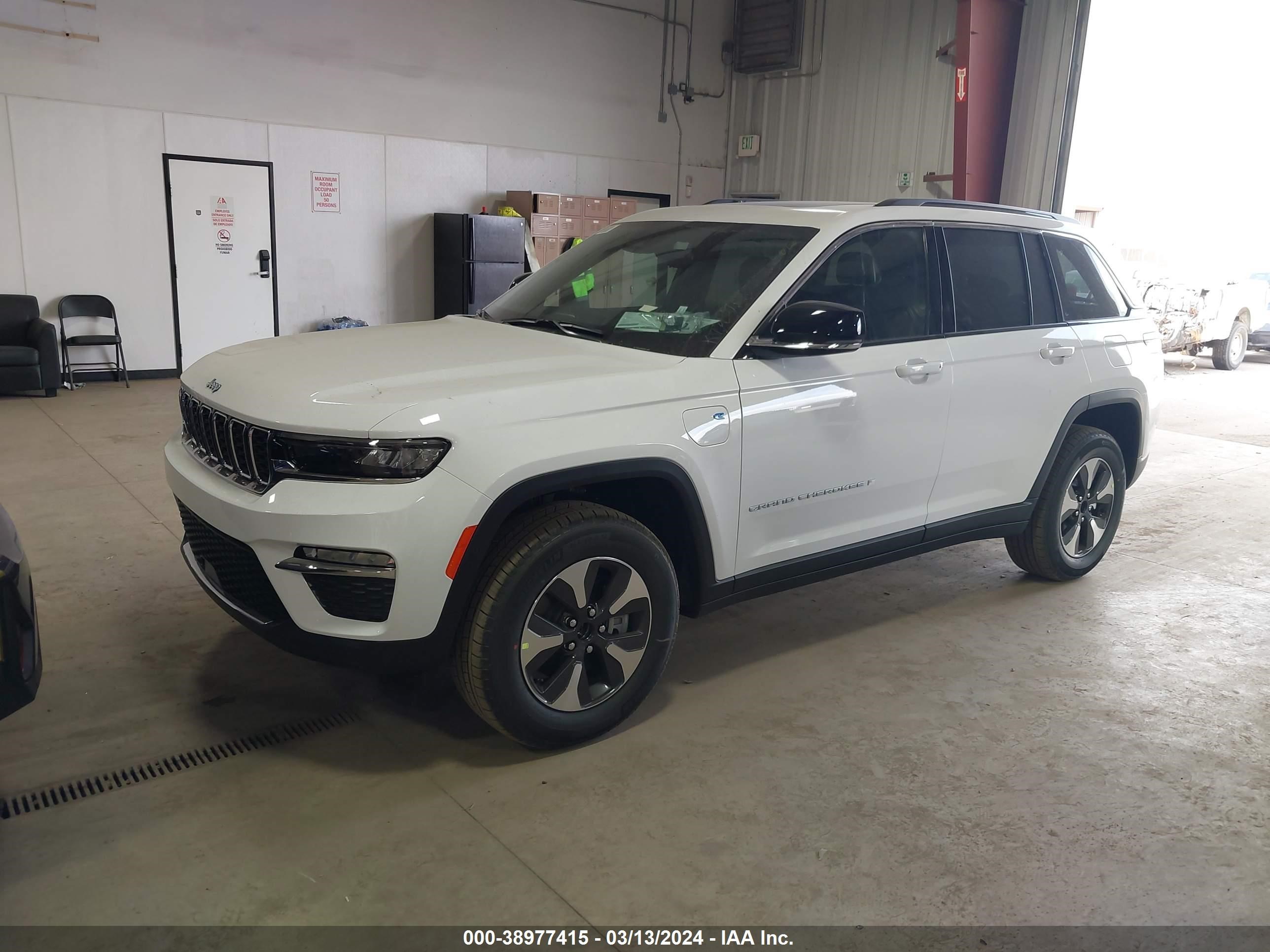 Photo 1 VIN: 1C4RJYB60RC148858 - JEEP GRAND CHEROKEE 