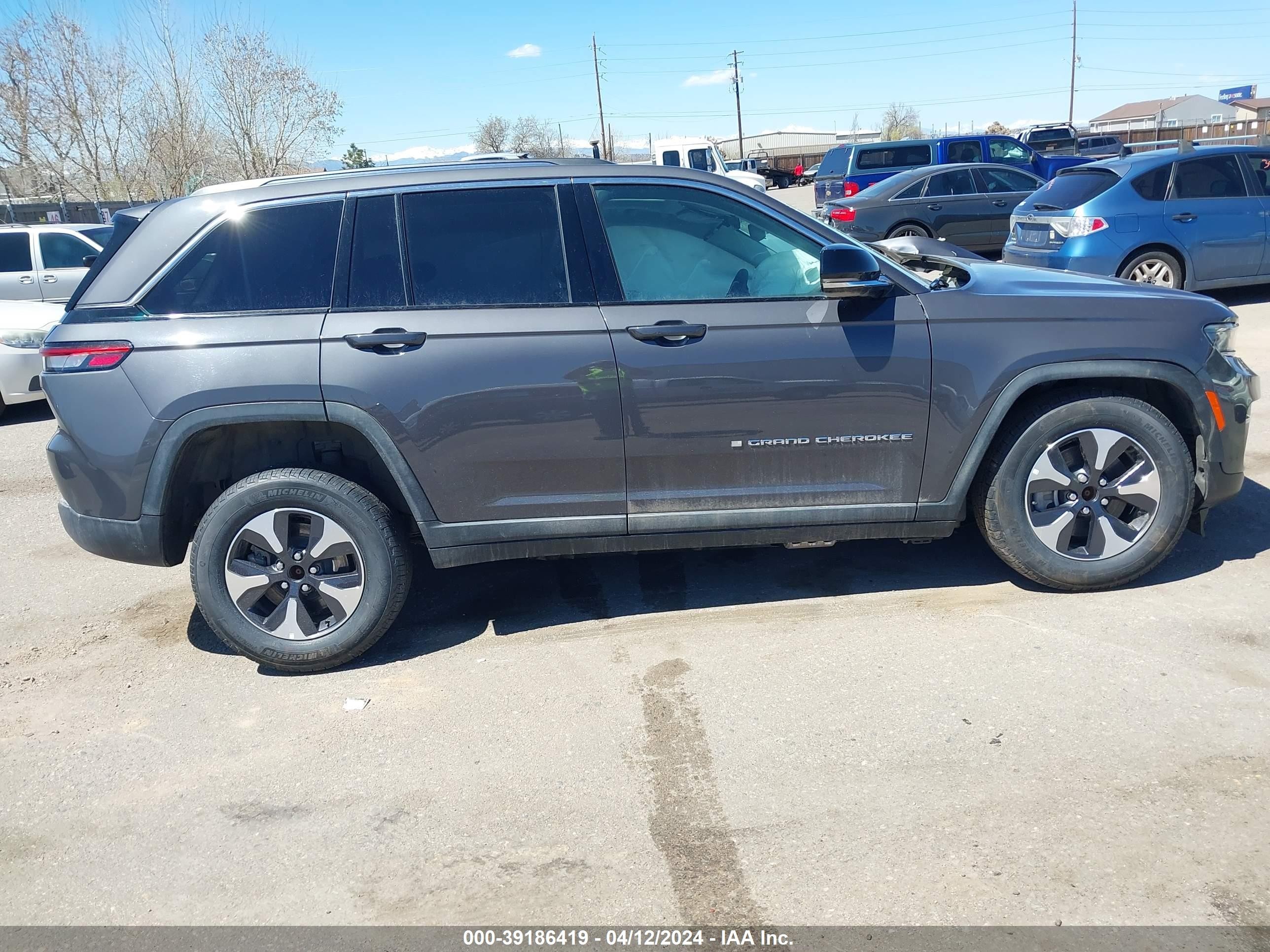 Photo 12 VIN: 1C4RJYB63R8959024 - JEEP GRAND CHEROKEE 