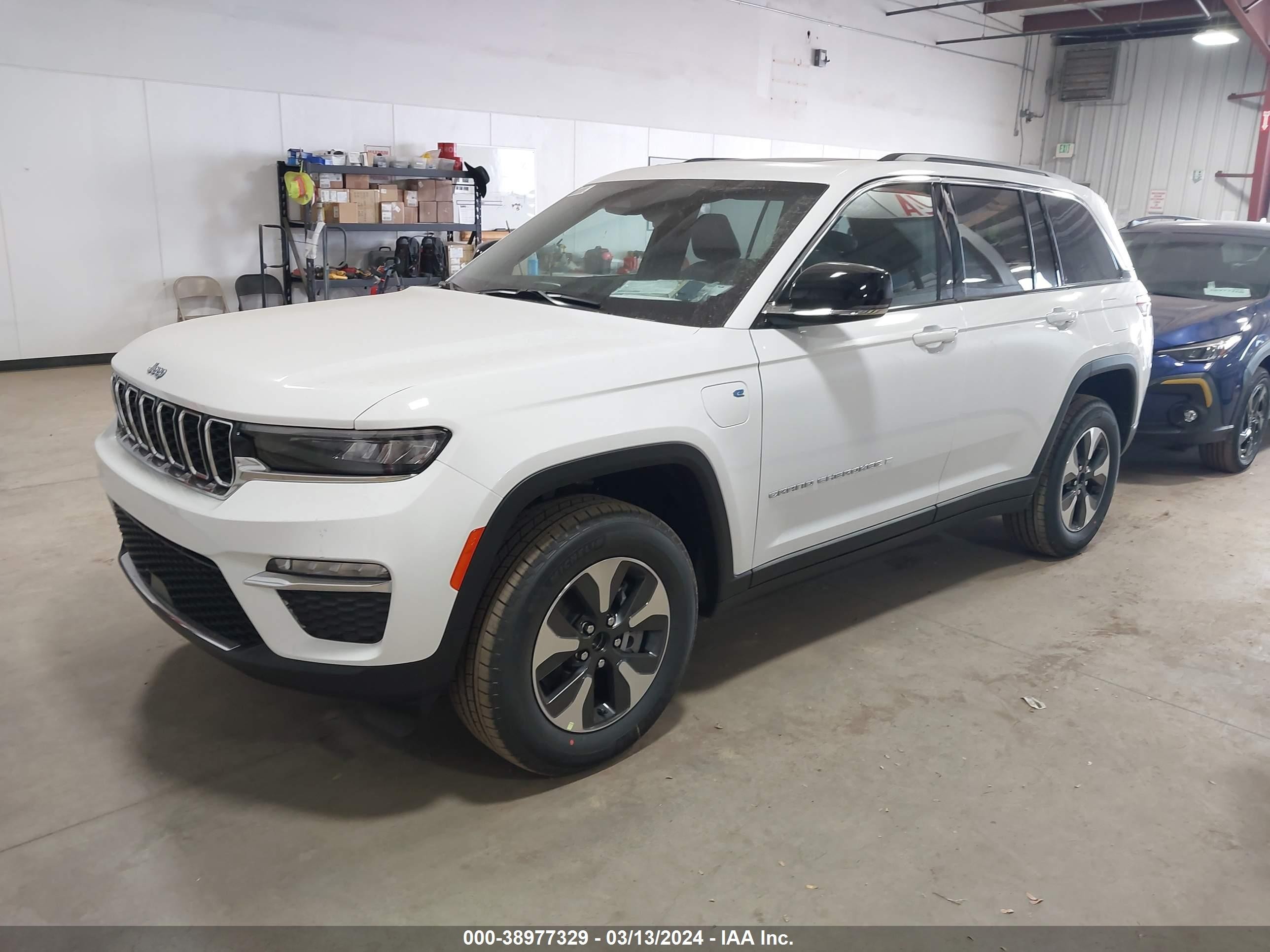 Photo 1 VIN: 1C4RJYB63RC148868 - JEEP GRAND CHEROKEE 