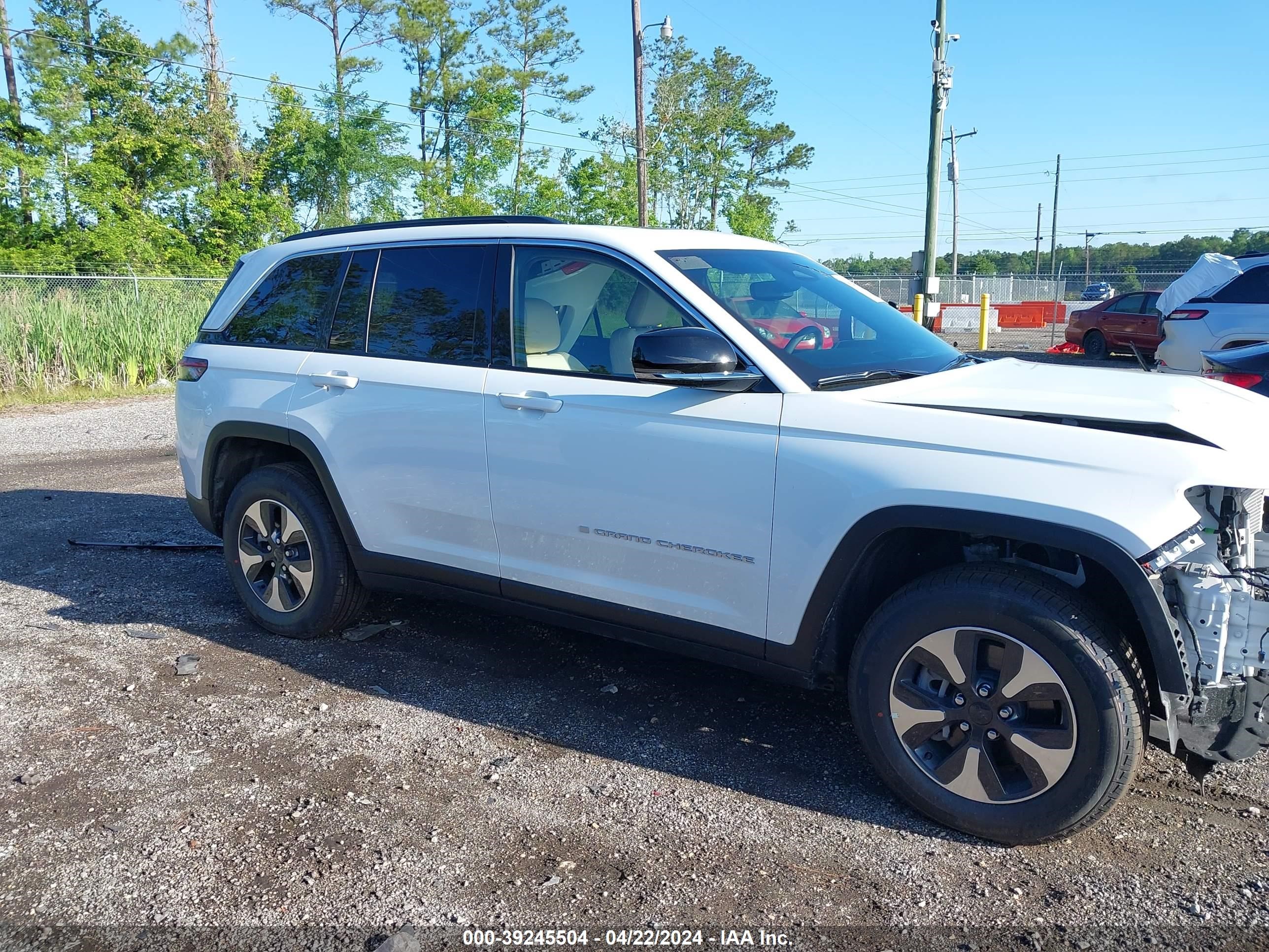 Photo 12 VIN: 1C4RJYB65R8516406 - JEEP GRAND CHEROKEE 