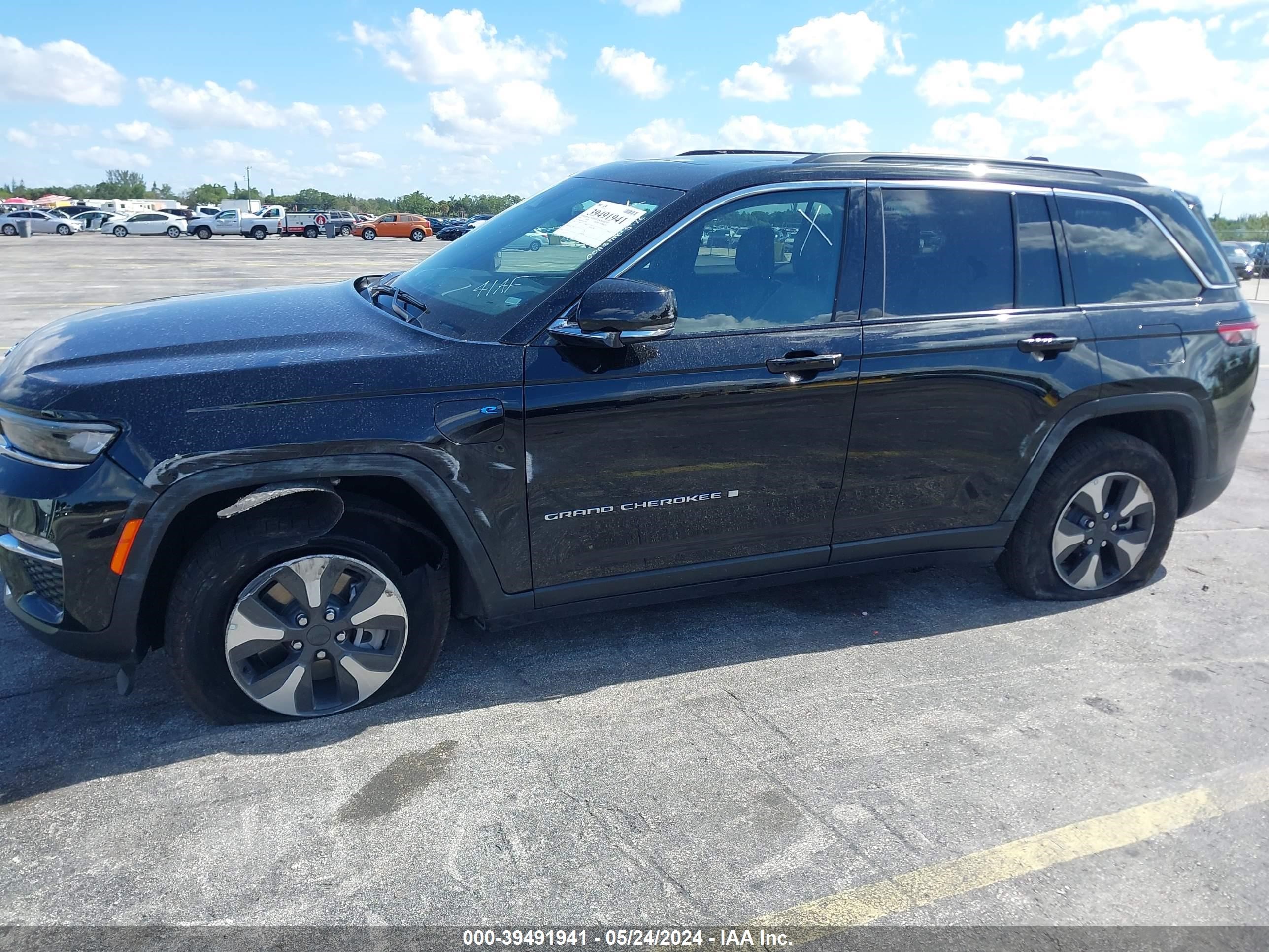 Photo 5 VIN: 1C4RJYB66RC121034 - JEEP GRAND CHEROKEE 