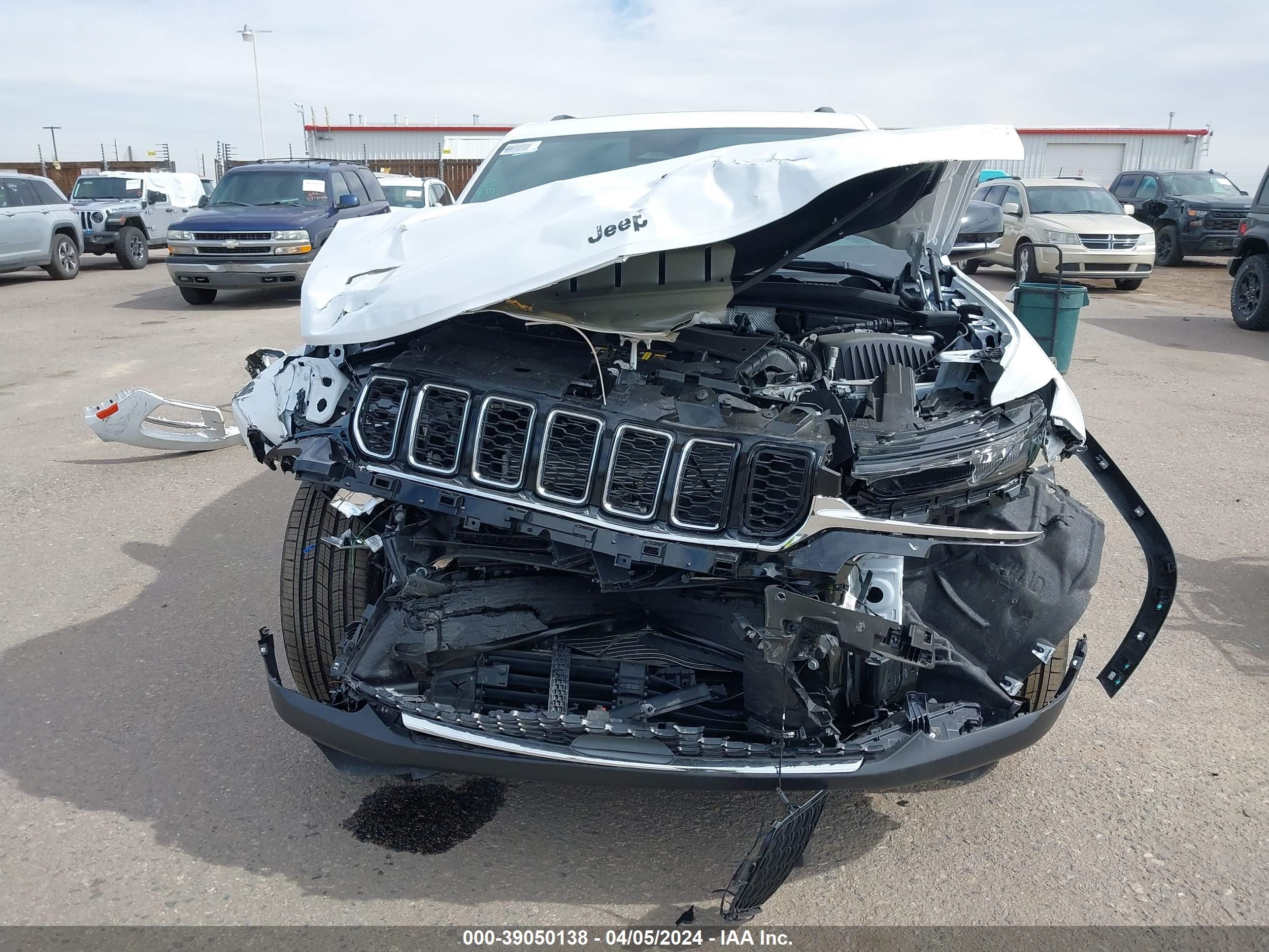 Photo 5 VIN: 1C4RJYB67RC116778 - JEEP GRAND CHEROKEE 