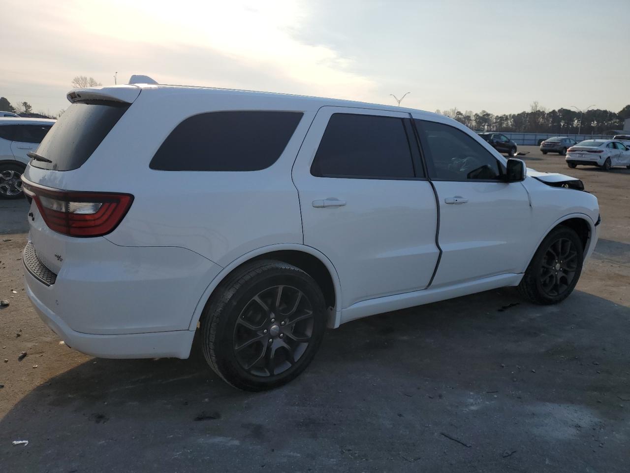 Photo 2 VIN: 1C4SDHCT3JC216782 - DODGE DURANGO 