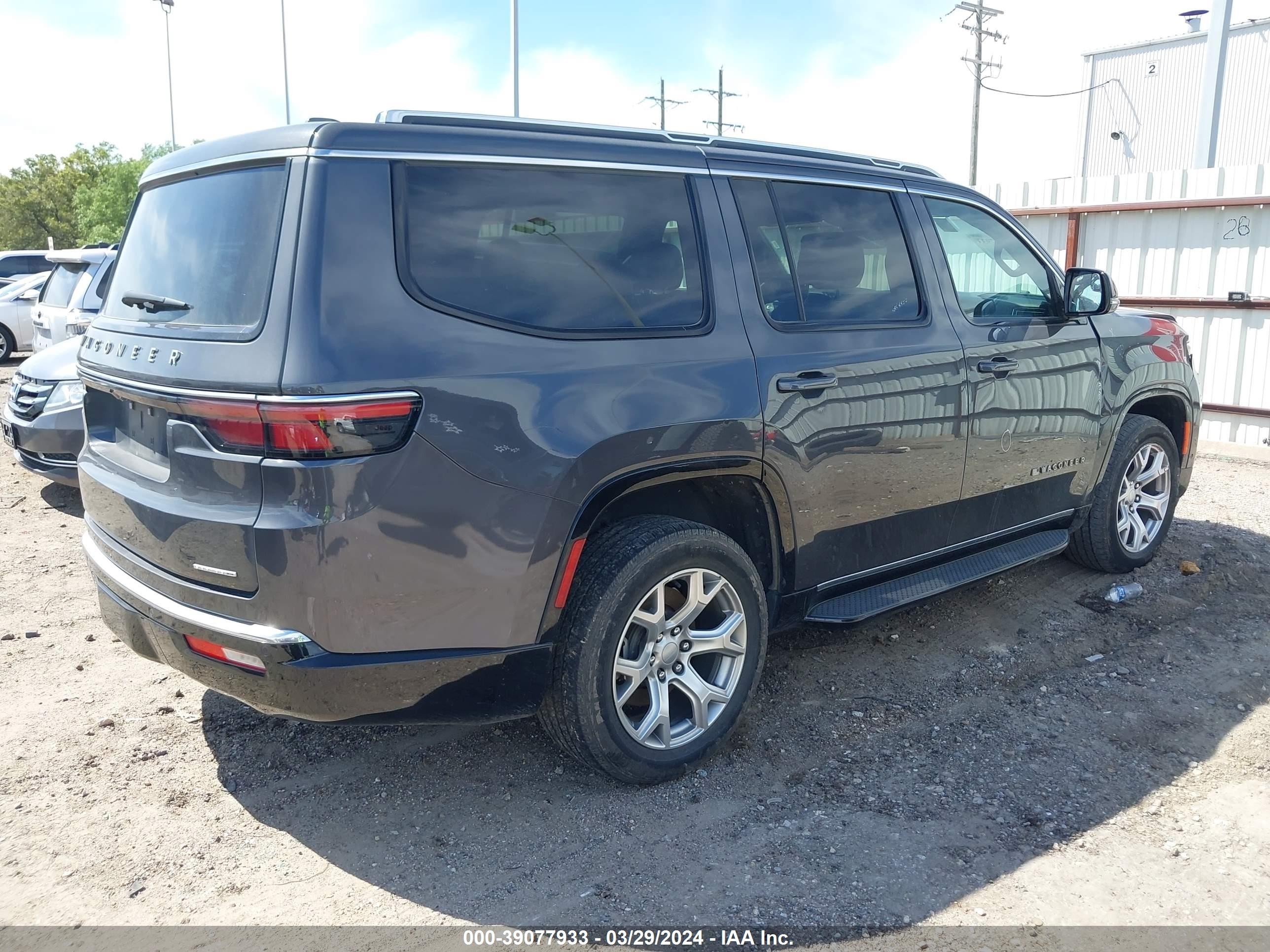 Photo 3 VIN: 1C4SJVBT3NS200795 - JEEP GRAND WAGONEER 