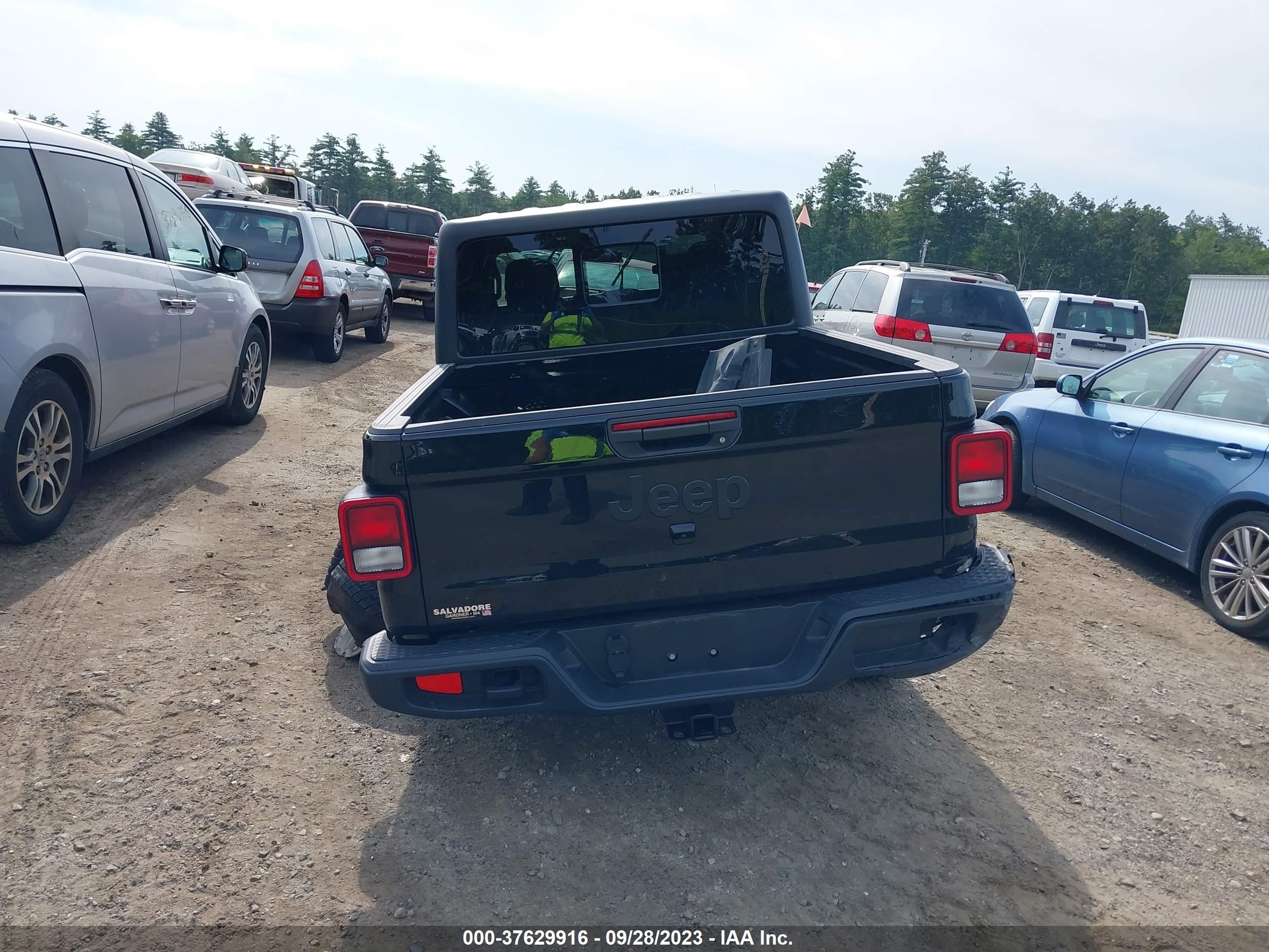 Photo 16 VIN: 1C6HJTAG2NL147009 - JEEP GLADIATOR 