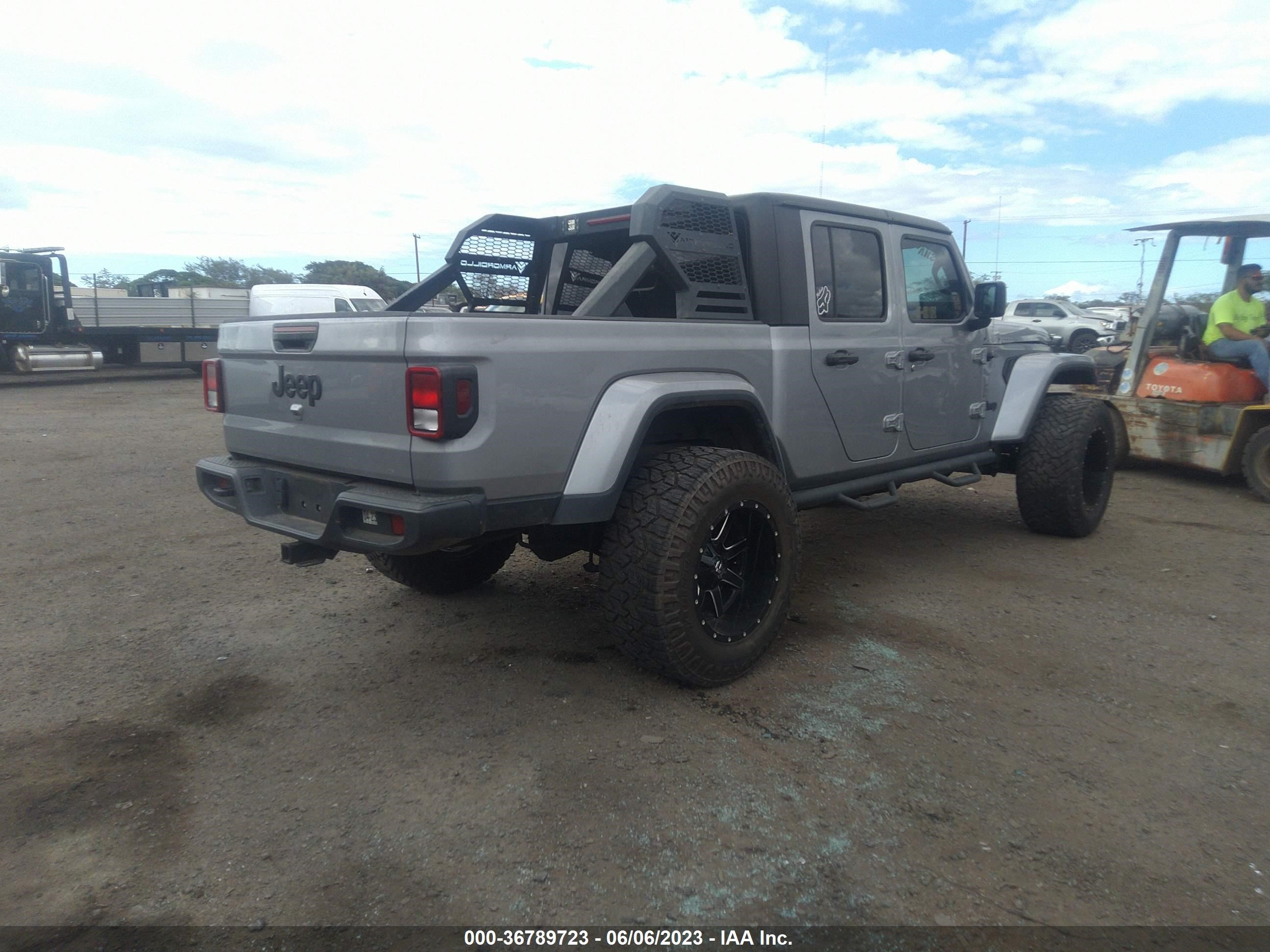 Photo 3 VIN: 1C6HJTAG4LL194975 - JEEP GLADIATOR 