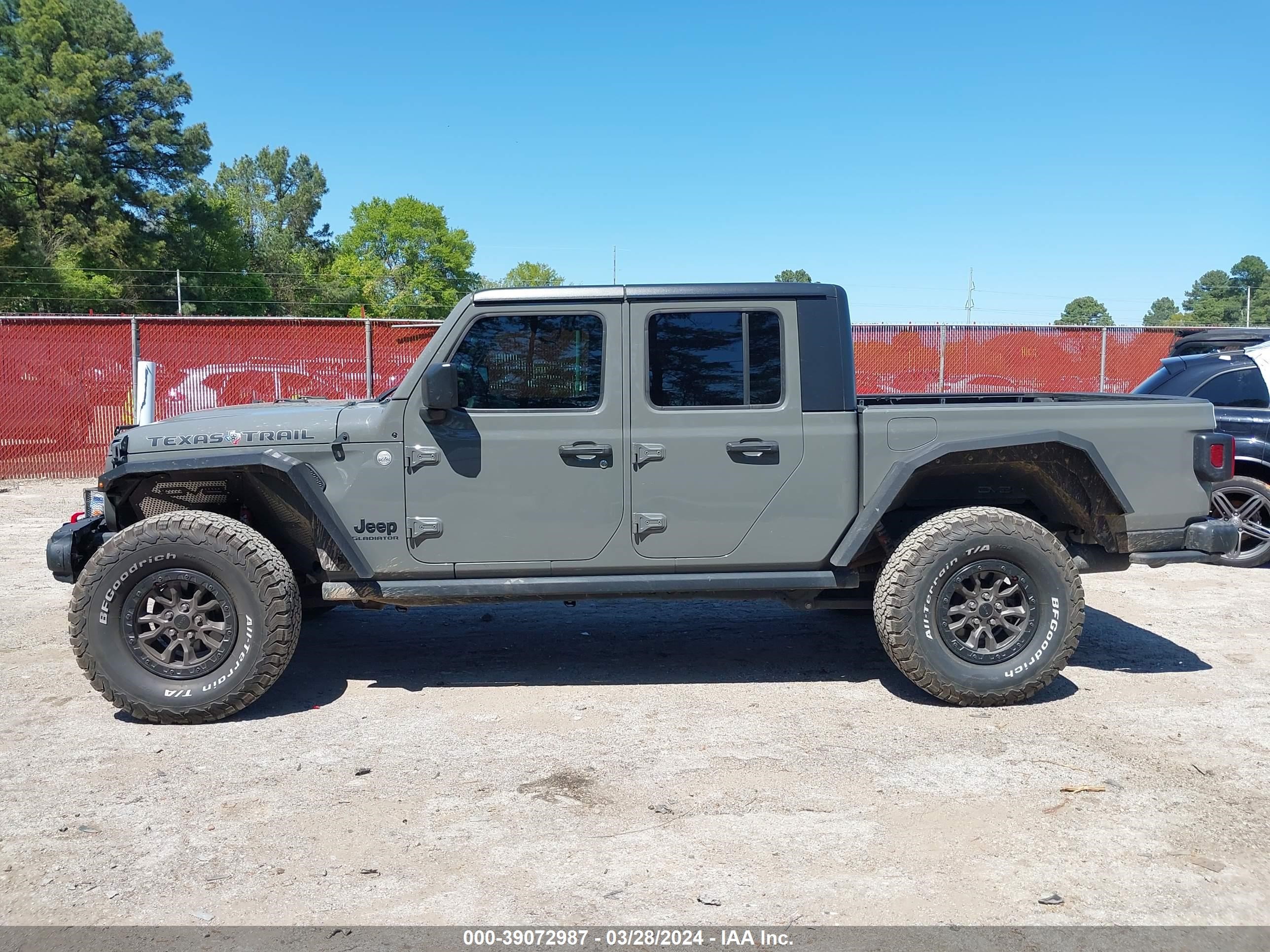 Photo 14 VIN: 1C6HJTAG4ML570589 - JEEP GLADIATOR 