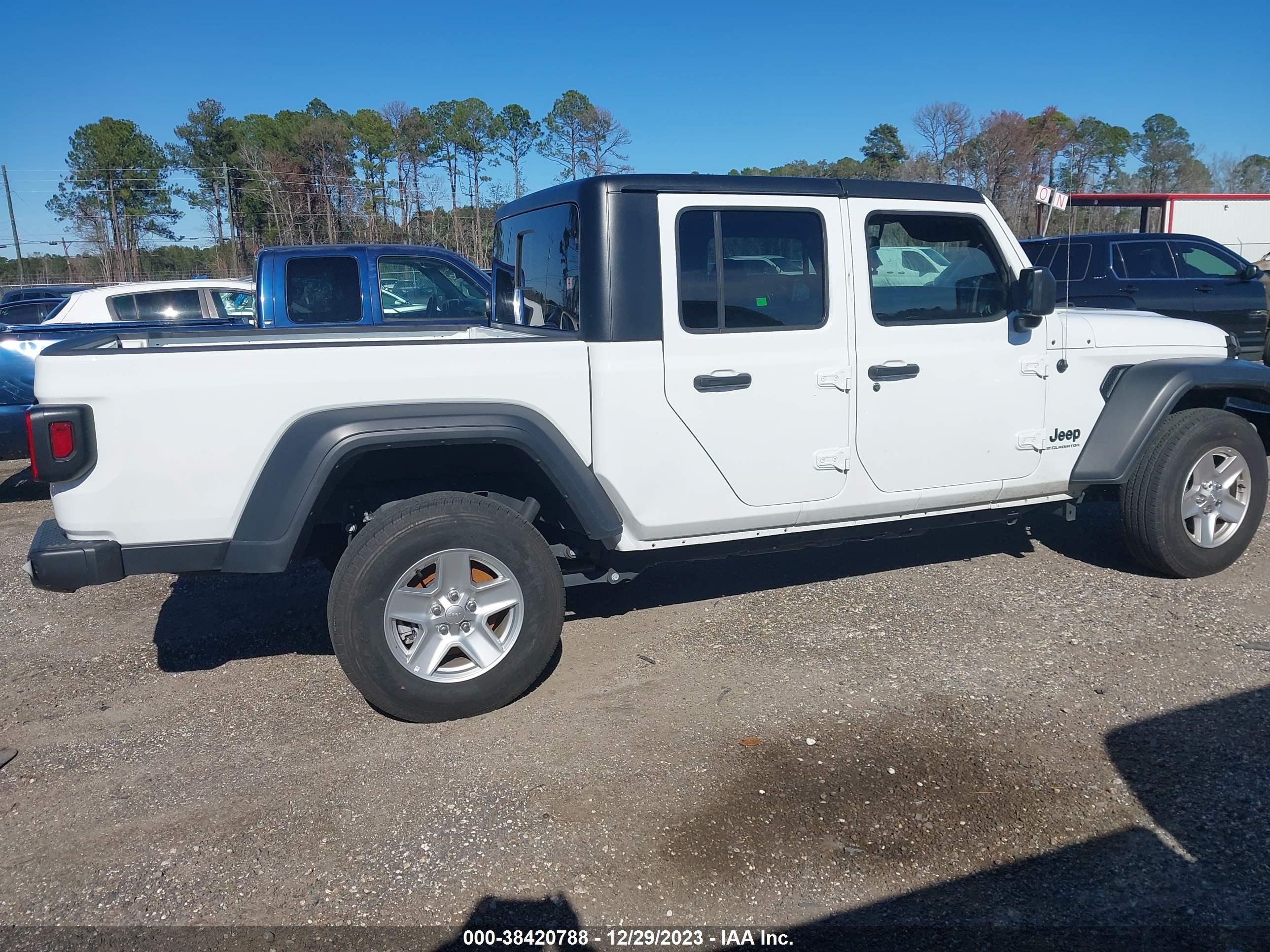 Photo 12 VIN: 1C6HJTAG4PL529206 - JEEP GLADIATOR 