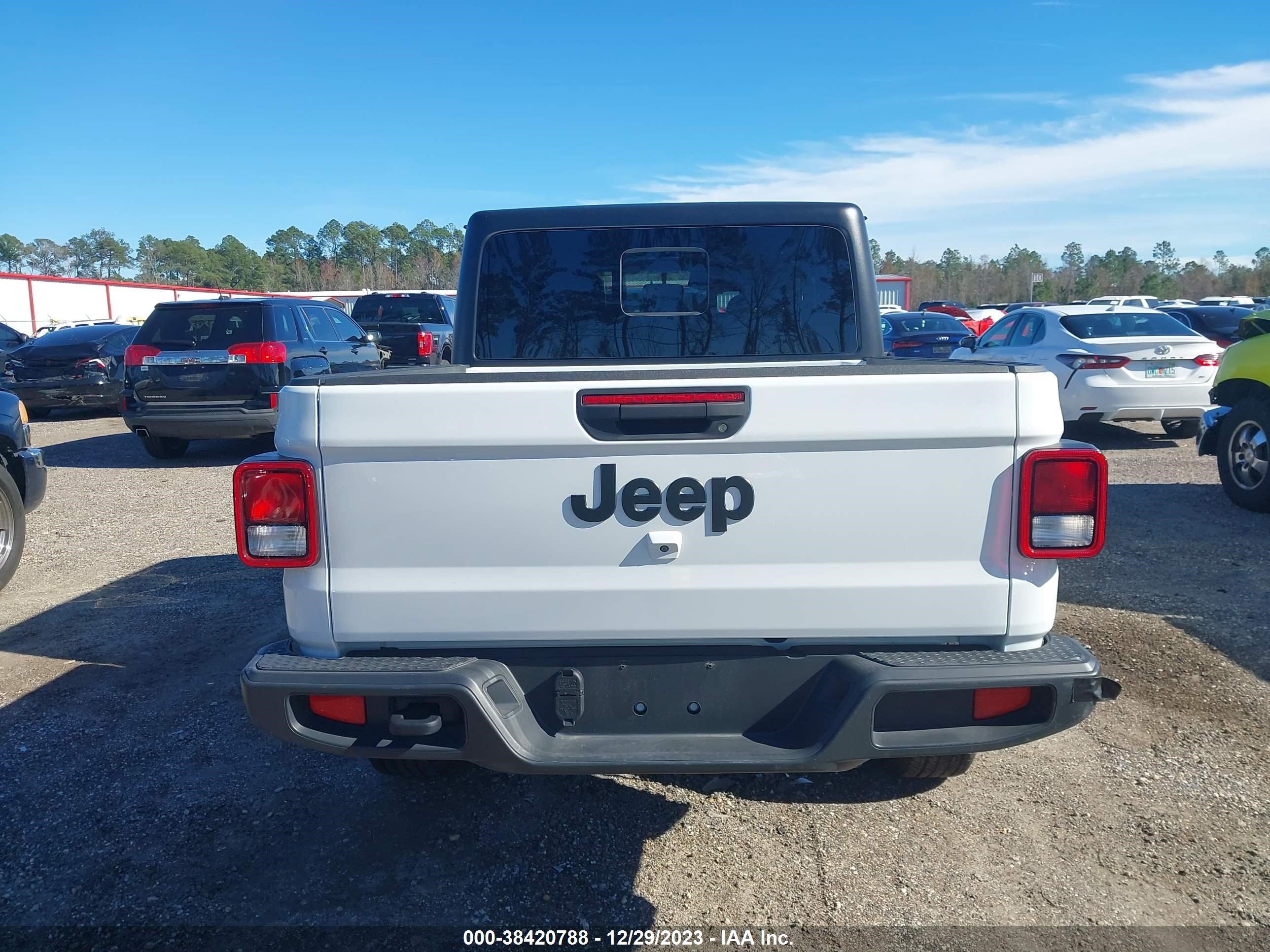 Photo 15 VIN: 1C6HJTAG4PL529206 - JEEP GLADIATOR 