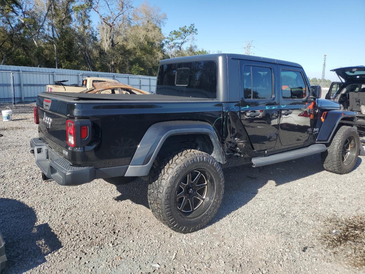 Photo 2 VIN: 1C6HJTFG0ML504470 - JEEP GLADIATOR 