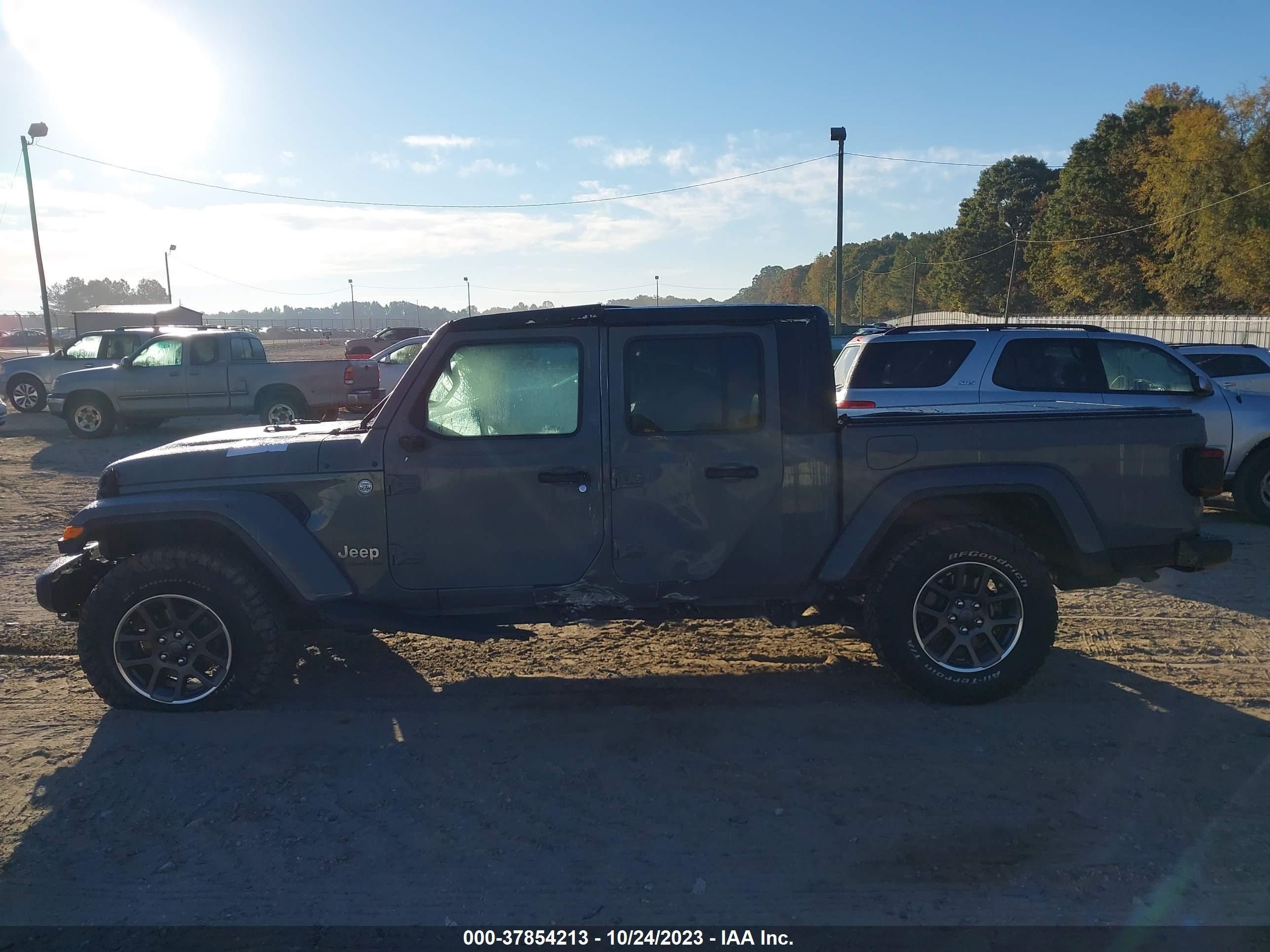 Photo 13 VIN: 1C6HJTFG1LL194103 - JEEP GLADIATOR 