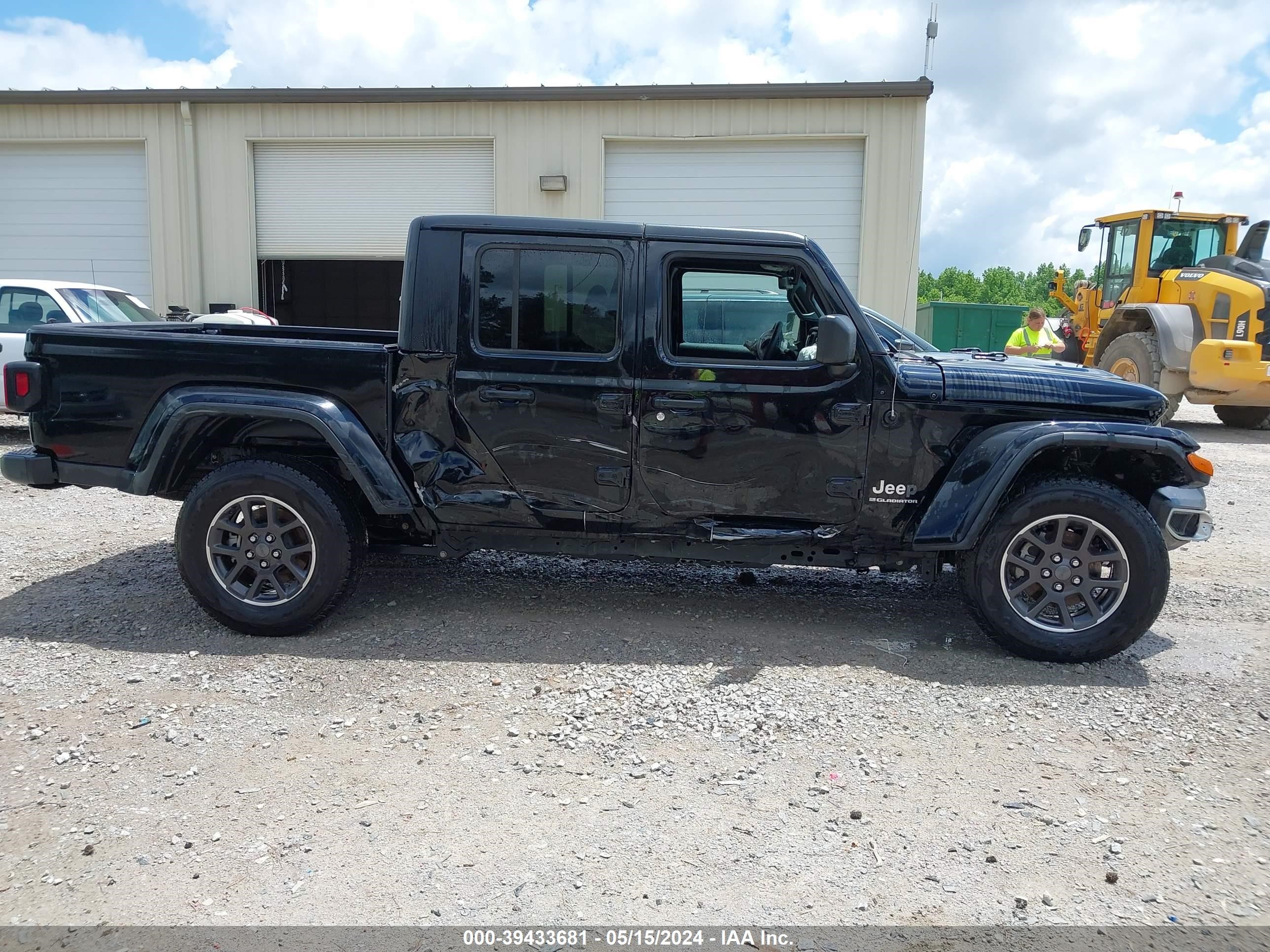 Photo 11 VIN: 1C6HJTFG4PL523236 - JEEP GLADIATOR 