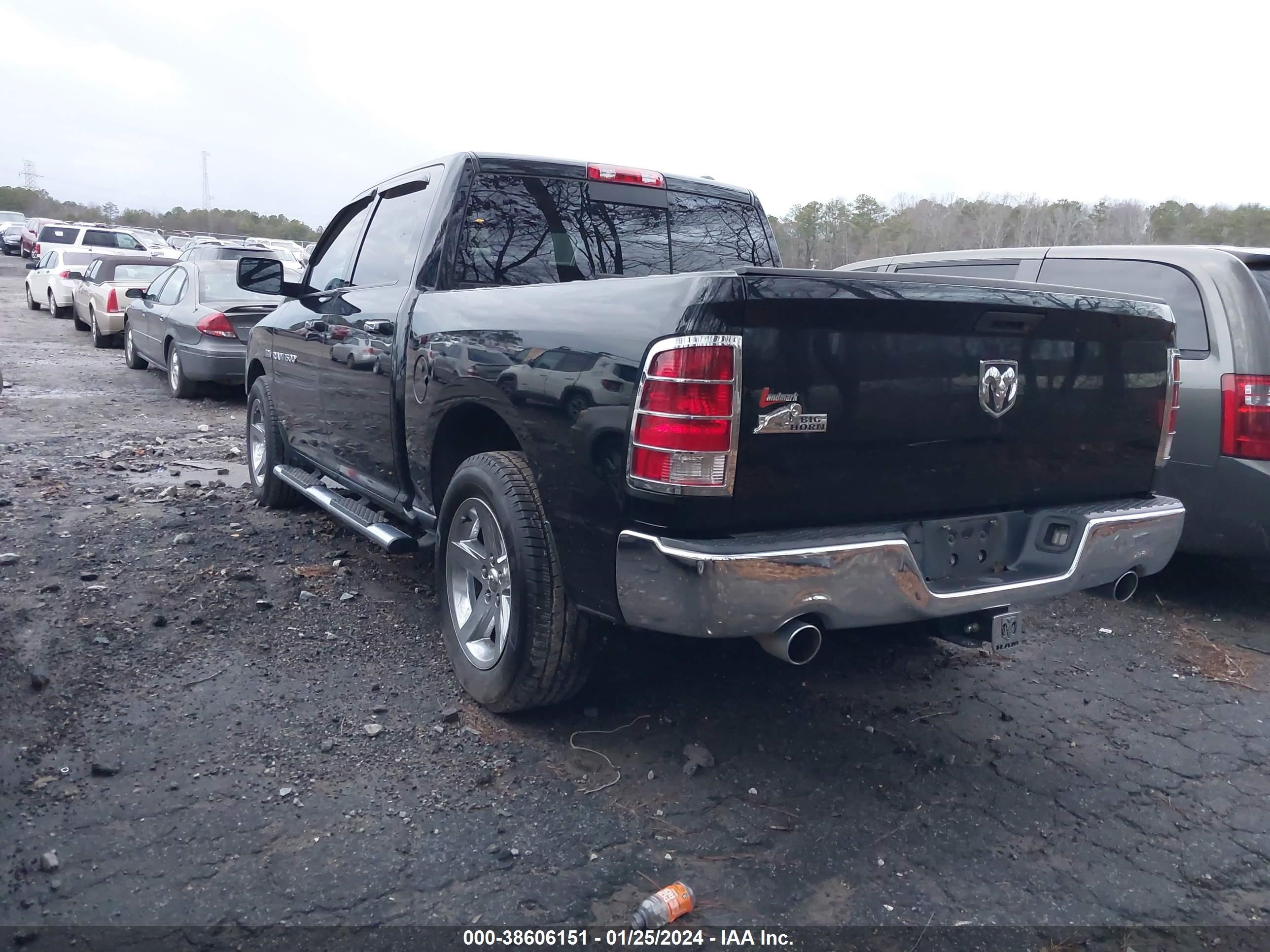 Photo 2 VIN: 1C6RD6LT9CS331728 - RAM 1500 