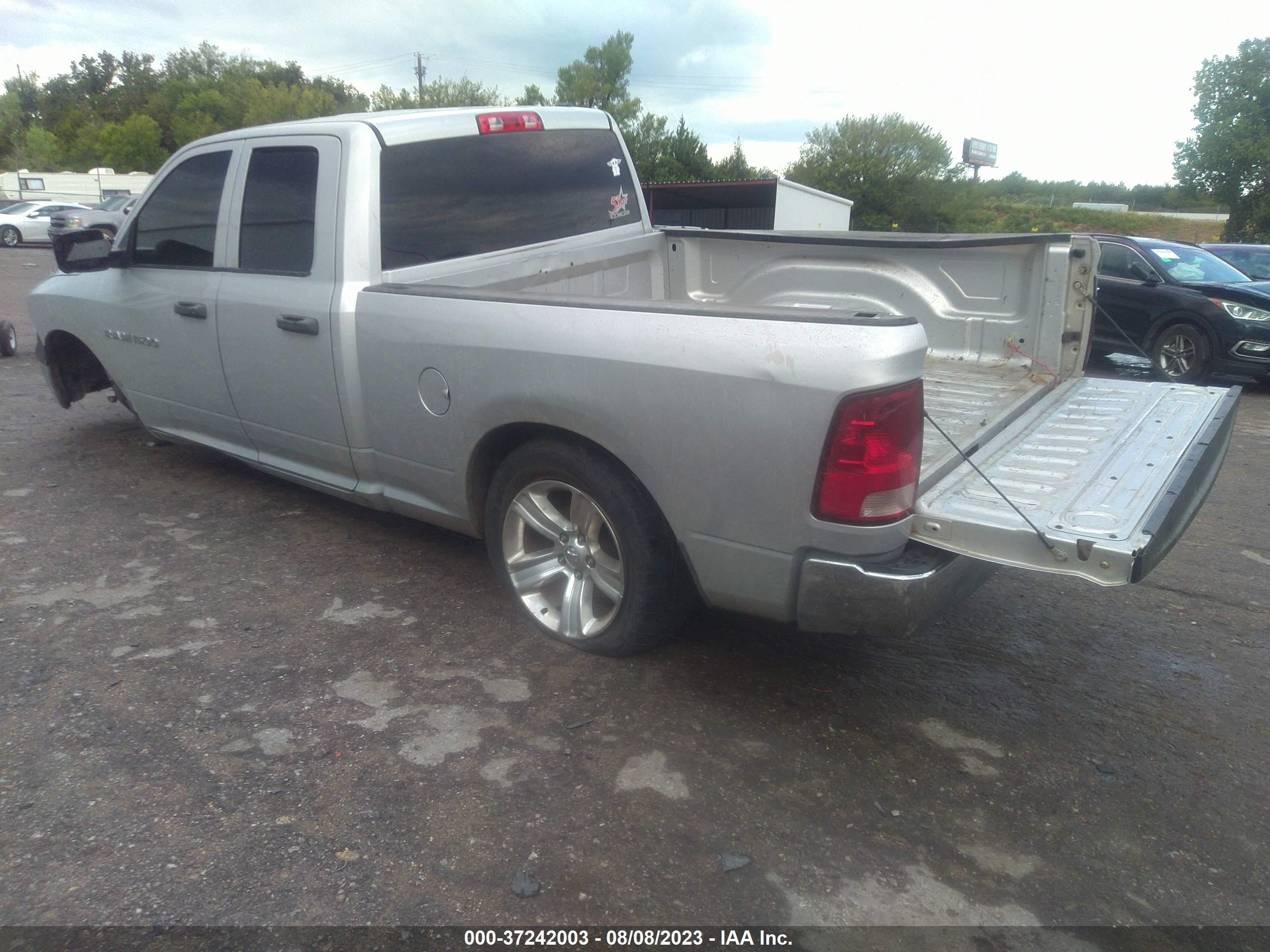 Photo 2 VIN: 1C6RD7FP5CS306054 - RAM 1500 