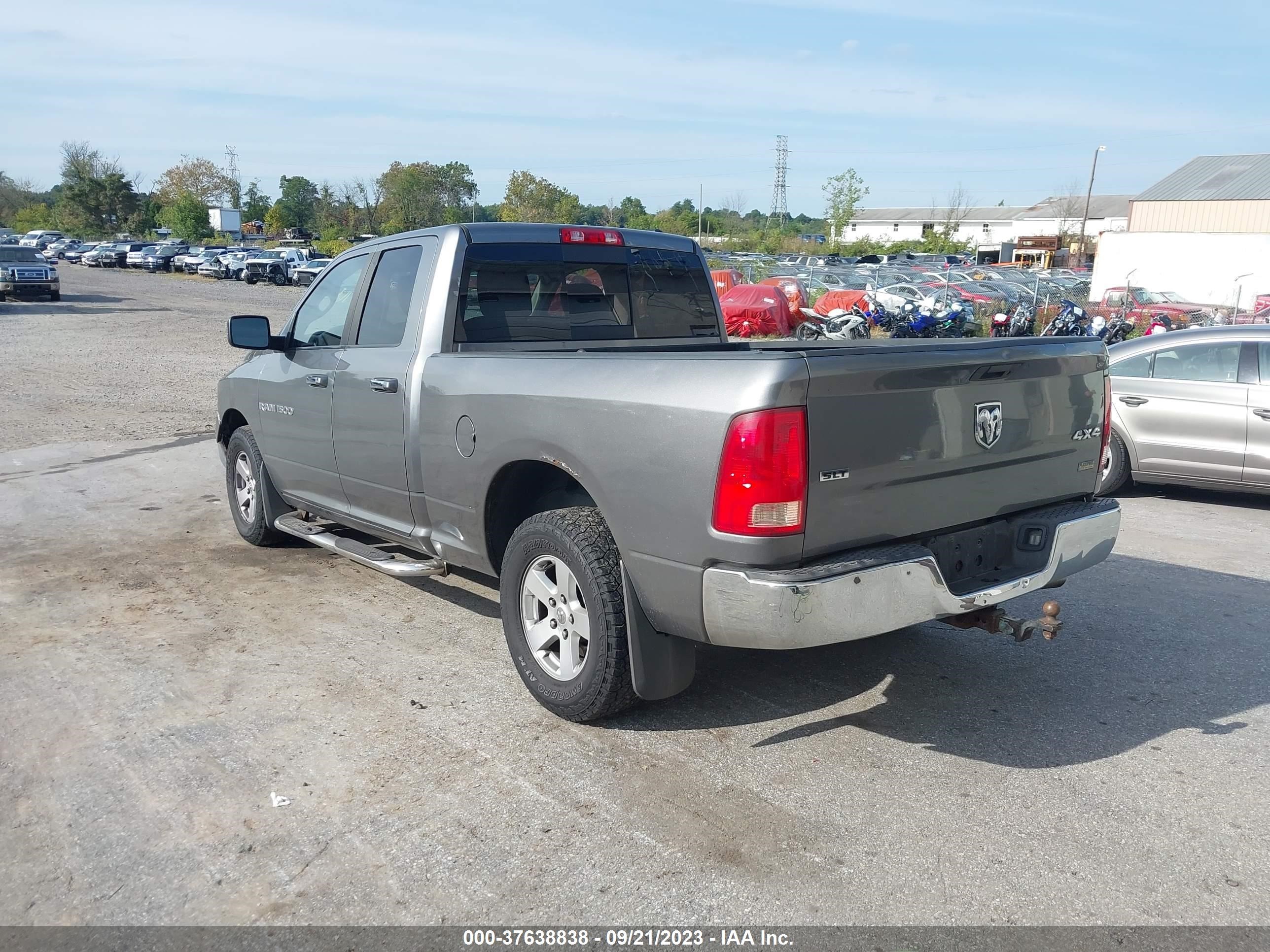 Photo 2 VIN: 1C6RD7GP7CS166314 - RAM 1500 