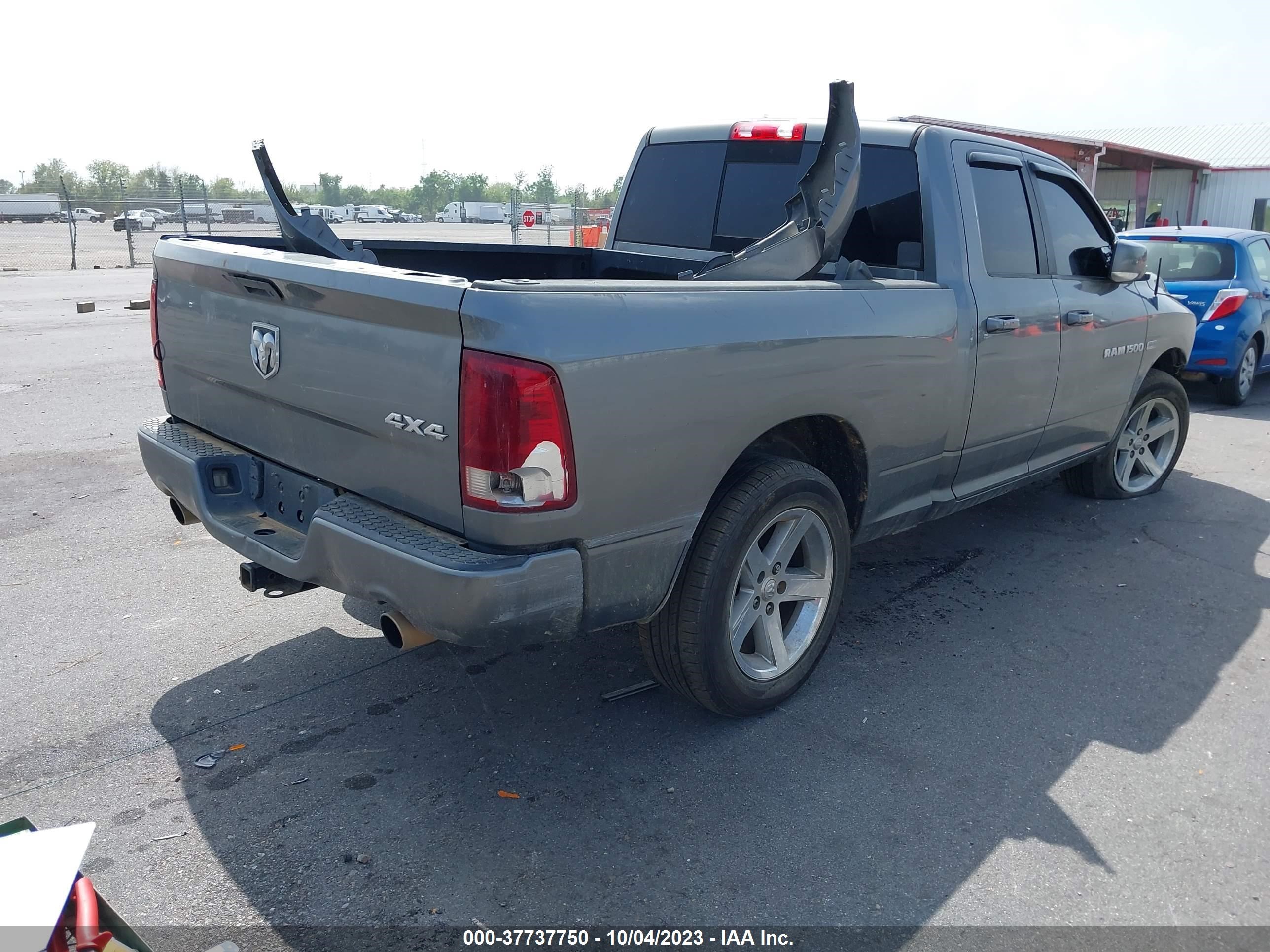 Photo 3 VIN: 1C6RD7HTXCS154184 - RAM 1500 