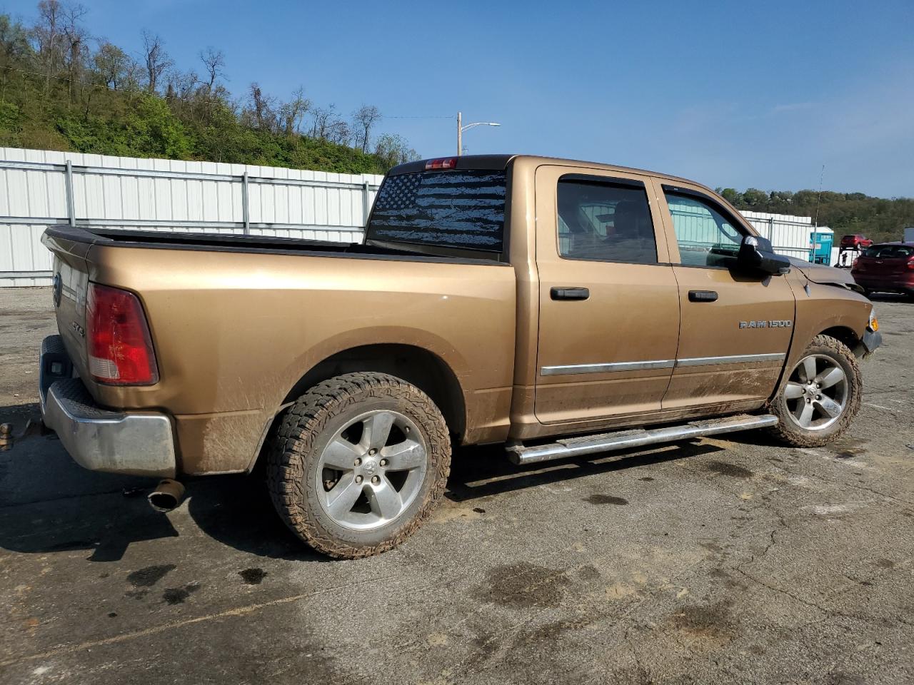 Photo 2 VIN: 1C6RD7KP0CS312396 - DODGE RAM 