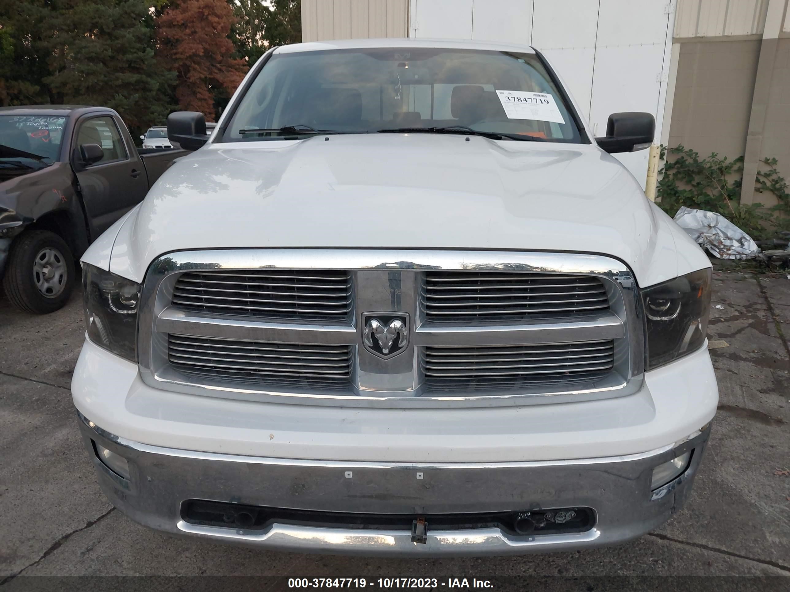 Photo 11 VIN: 1C6RD7LT5CS119267 - RAM 1500 