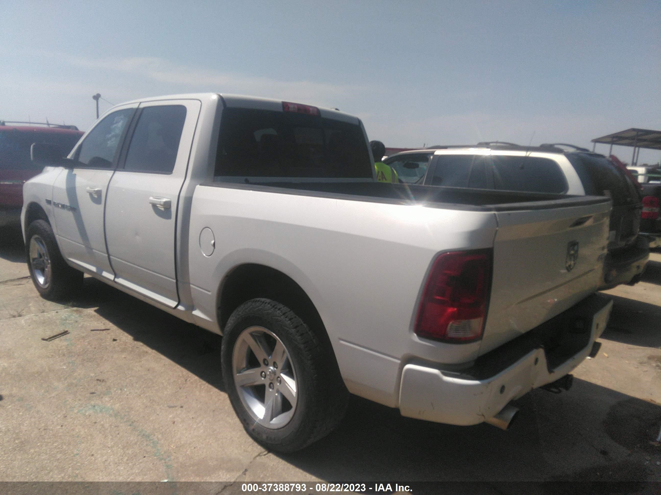 Photo 2 VIN: 1C6RD7MT0CS176314 - RAM 1500 