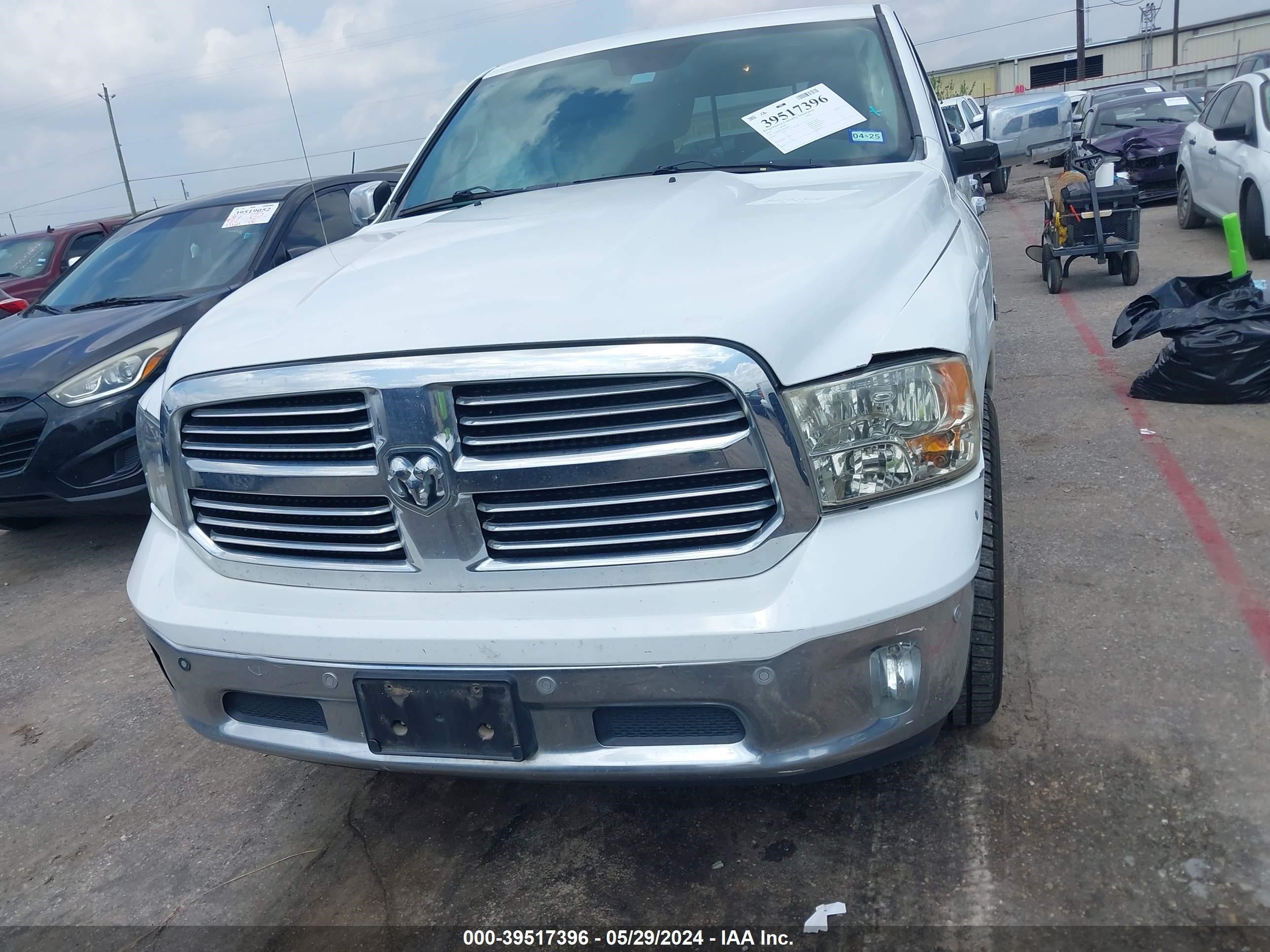 Photo 11 VIN: 1C6RR6LT9FS649872 - RAM 1500 