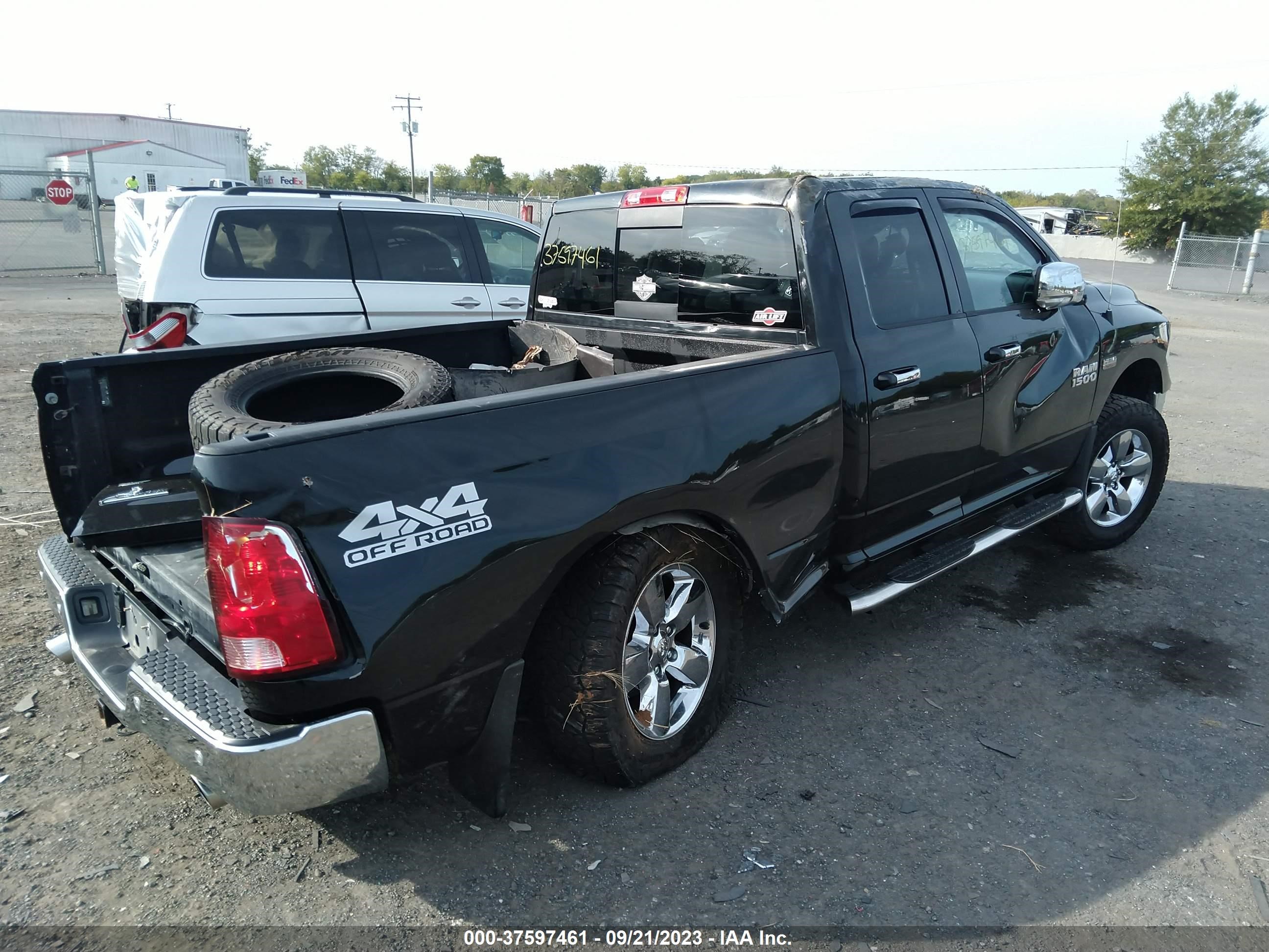 Photo 3 VIN: 1C6RR7GT7GS213667 - RAM 1500 