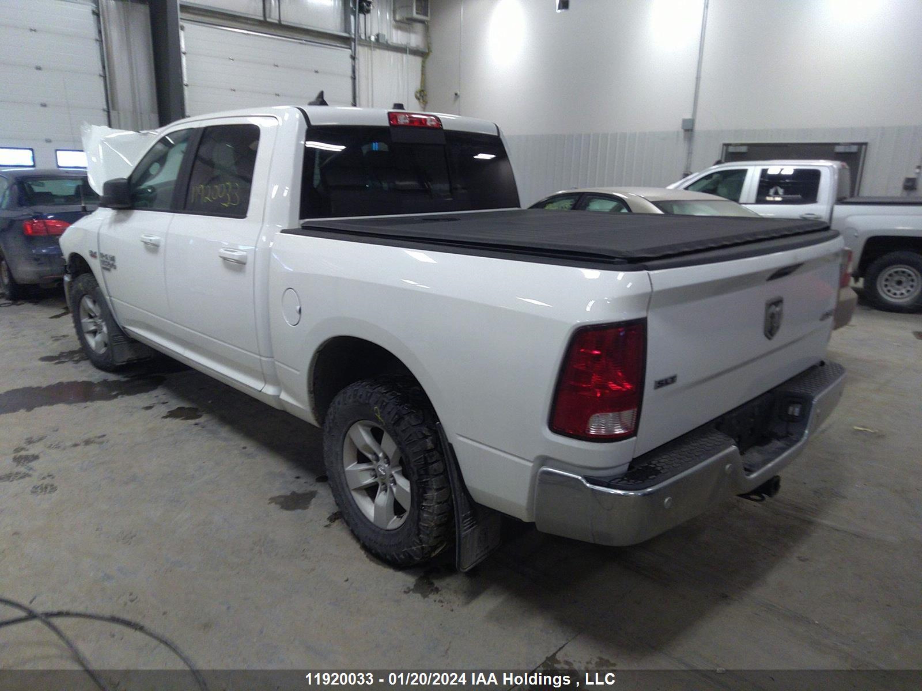 Photo 2 VIN: 1C6RR7LT1KS561270 - RAM 1500 