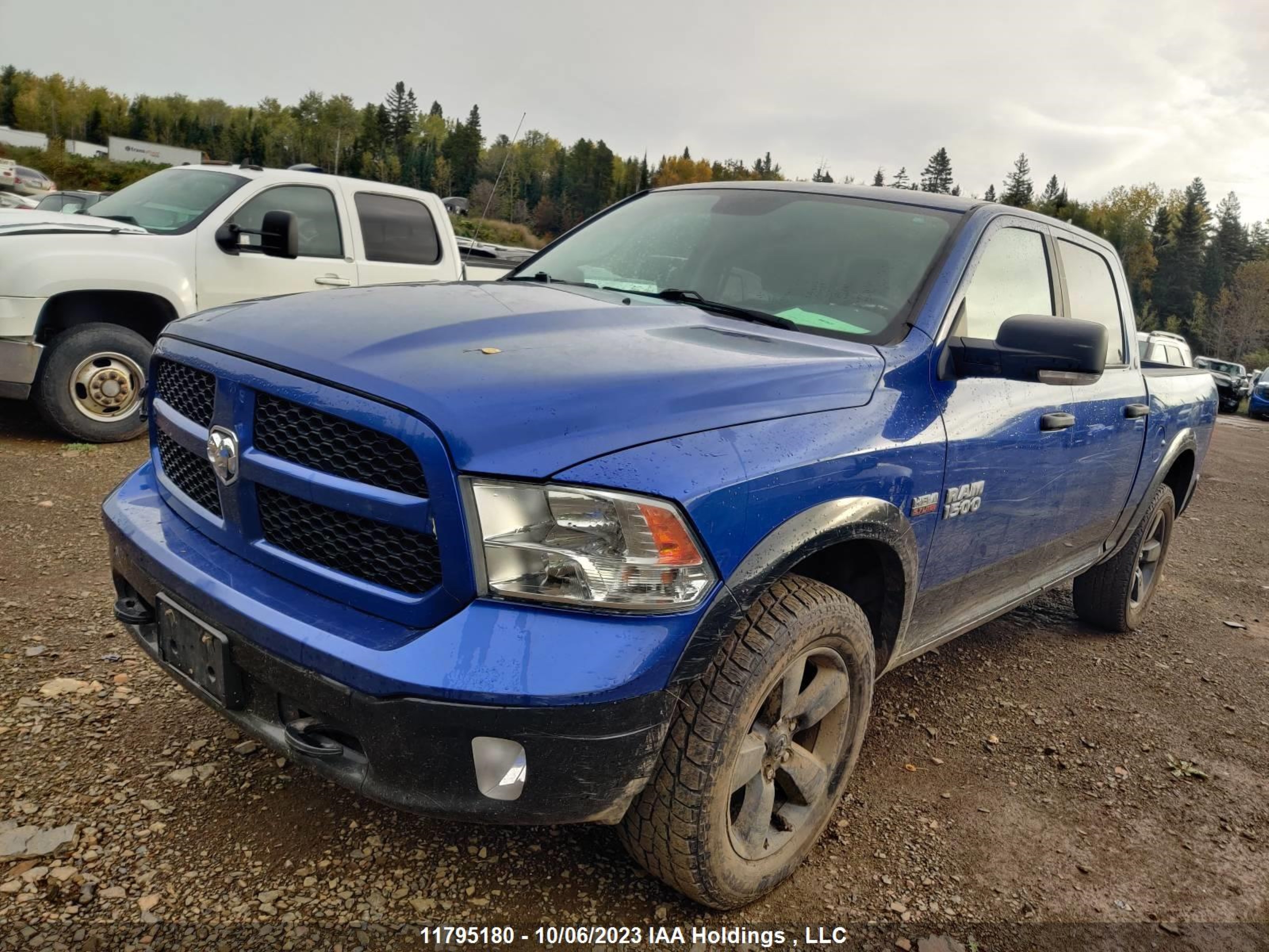 Photo 2 VIN: 1C6RR7LT9JS154814 - RAM 1500 