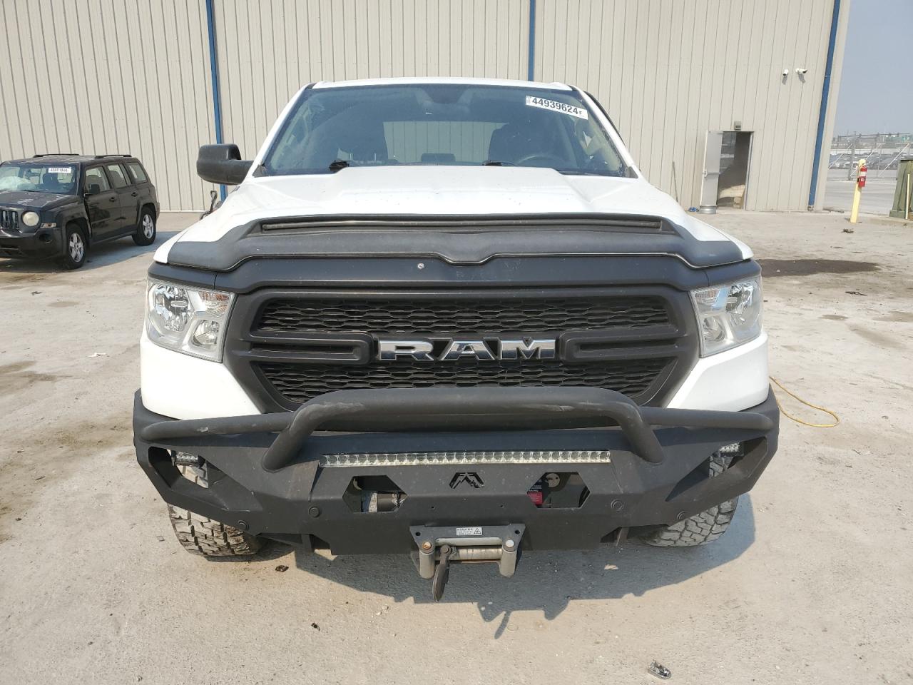 Photo 4 VIN: 1C6RRECT6KN785833 - RAM 1500 