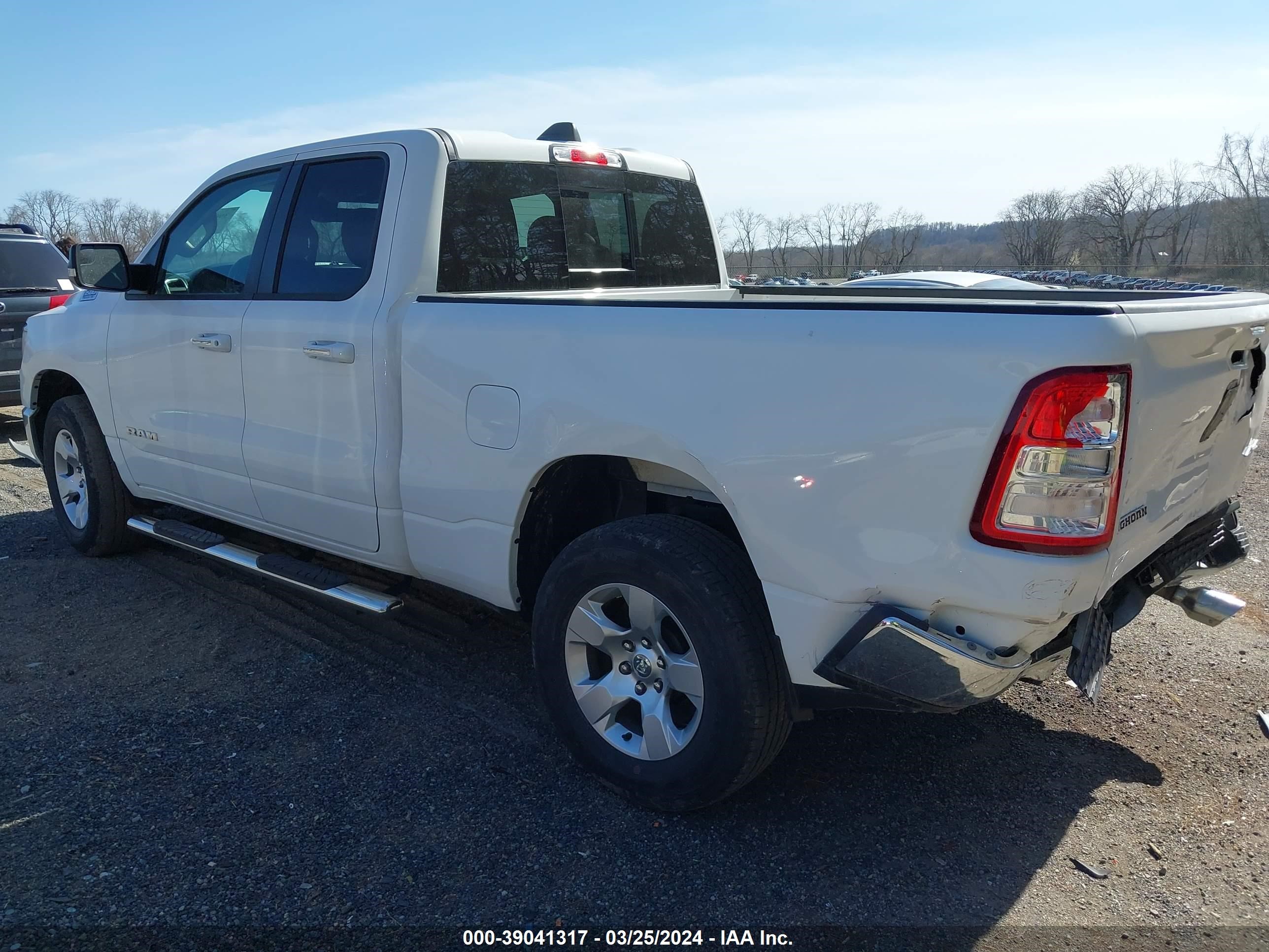 Photo 2 VIN: 1C6SRFBT8LN169657 - RAM 1500 