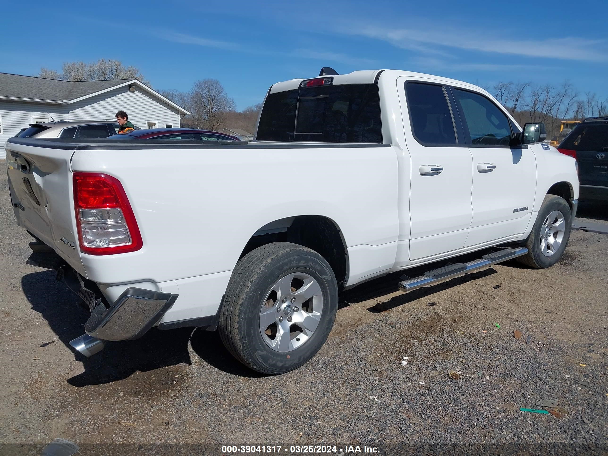 Photo 3 VIN: 1C6SRFBT8LN169657 - RAM 1500 